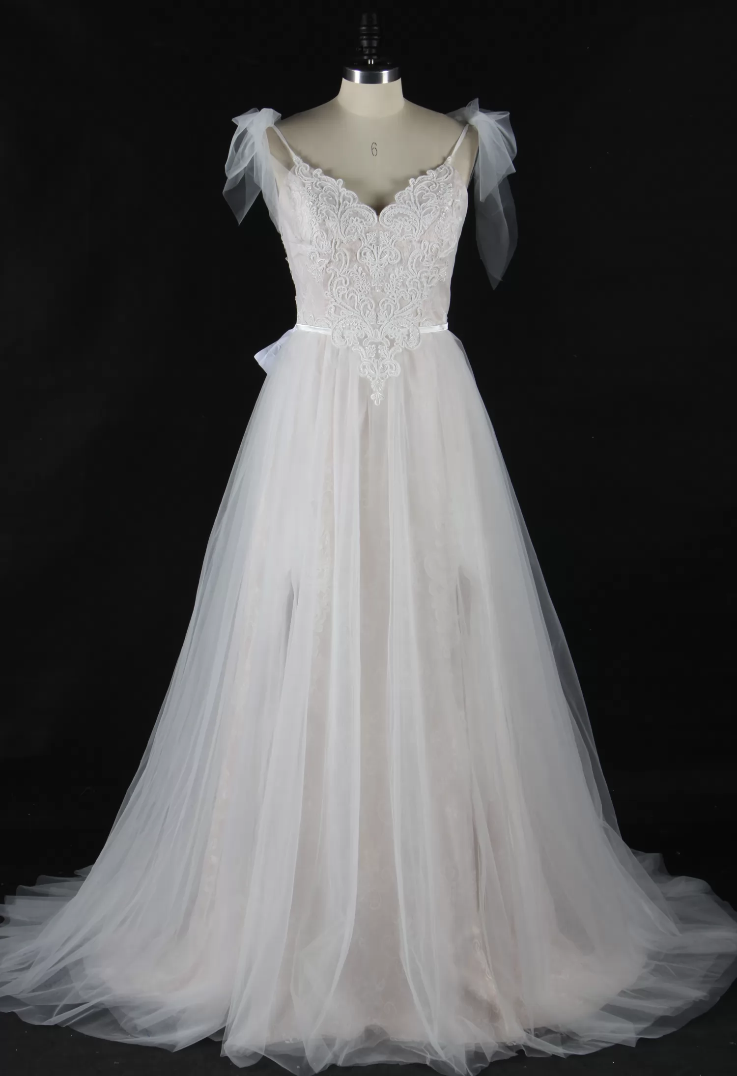 Spaghetti A-Line Lace Applique Wedding Dress