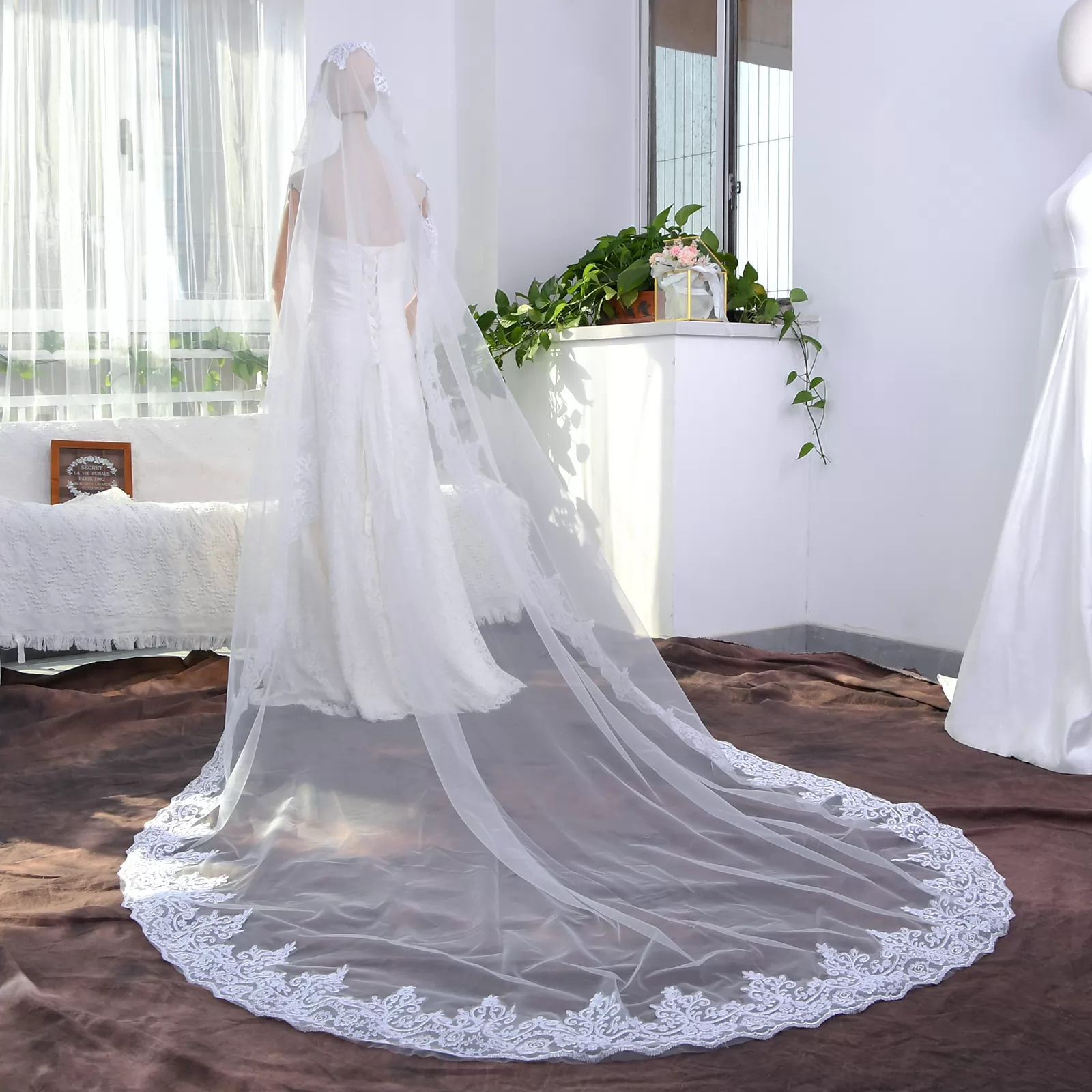 Lace Edge Ruffle Tulle Cathedral LengthBridal Veil
