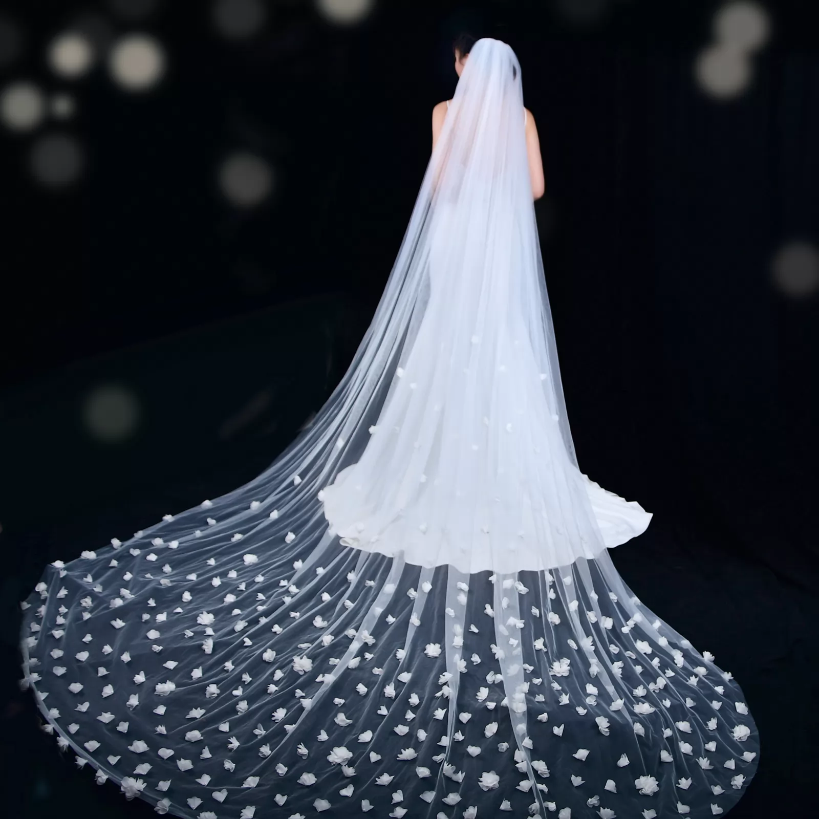 Elegant 3D Flower Cathedral Length Bridal Veil