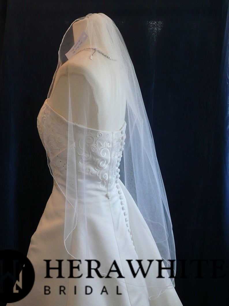 Simple Tulle Fingertip Length Bridal Veil