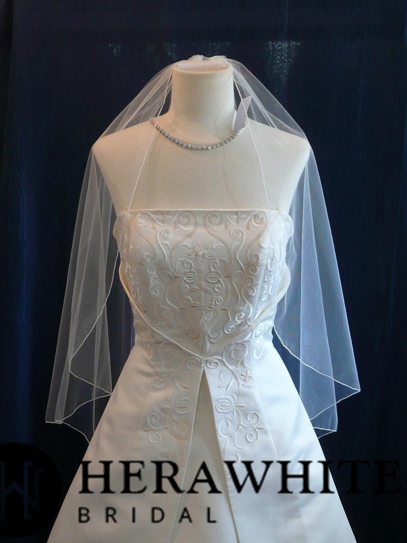 Simple Tulle Fingertip Length Bridal Veil