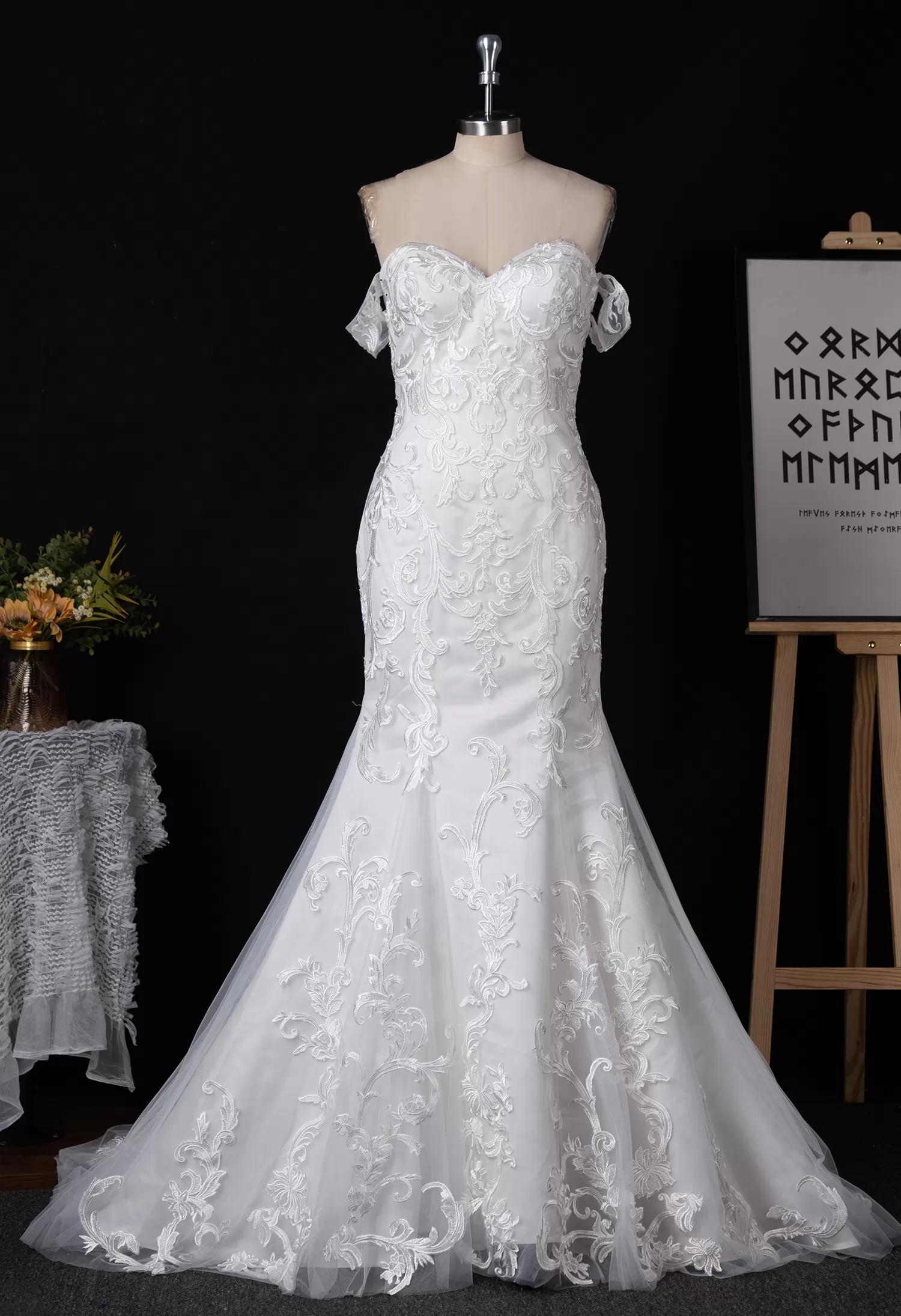 Sweetheart Lace Mermaid Wedding Dress With Off-the-Shoulder Straps