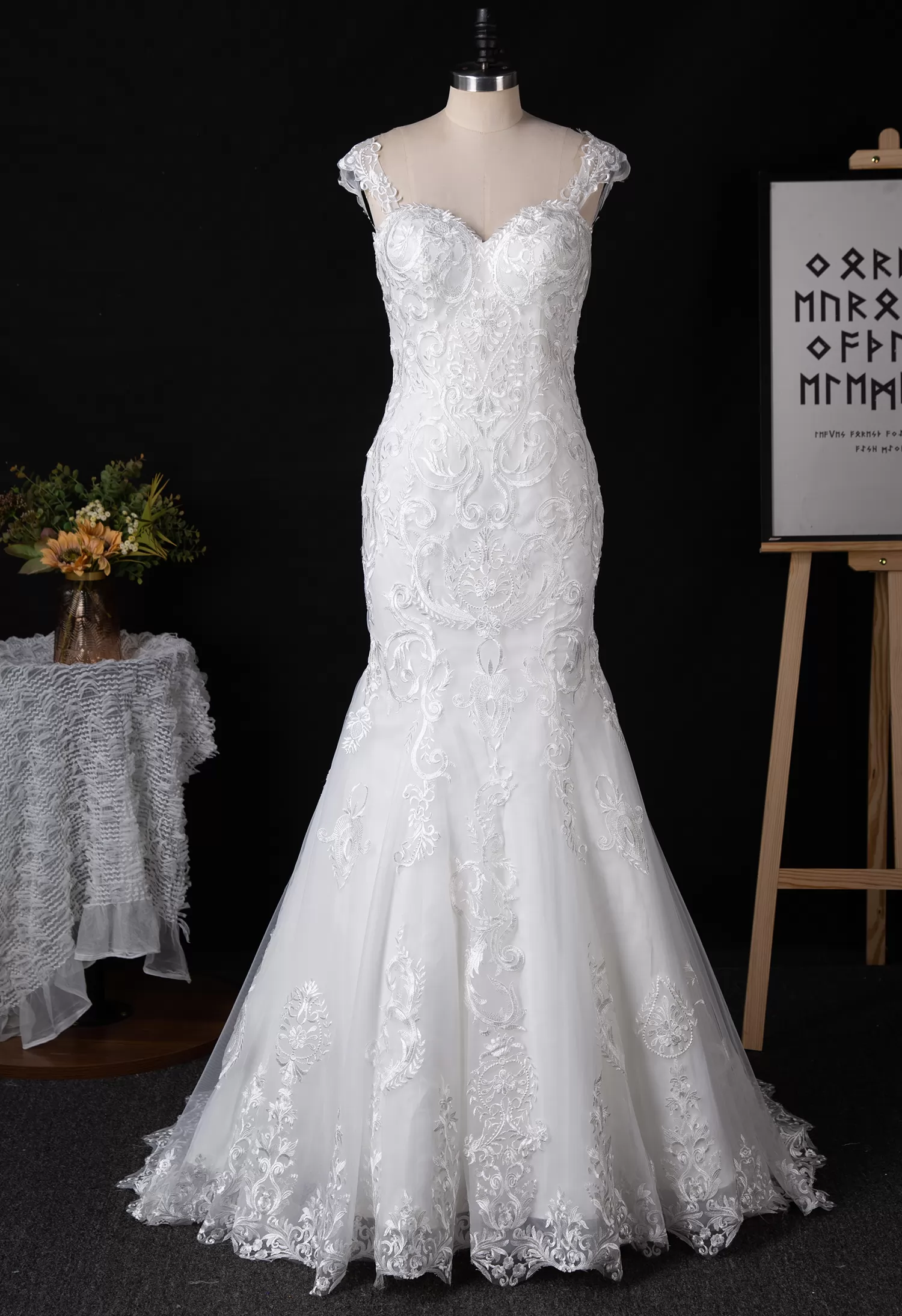 Scalloped lace wedding outlet dress