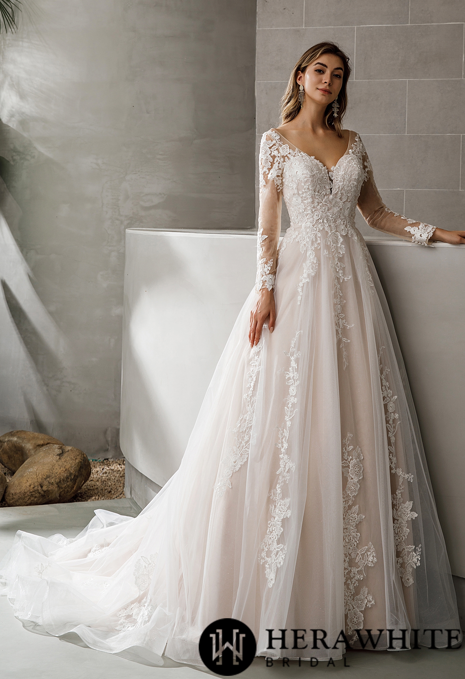 Classic Princess V-neck Long Sleeves Wedding Dress