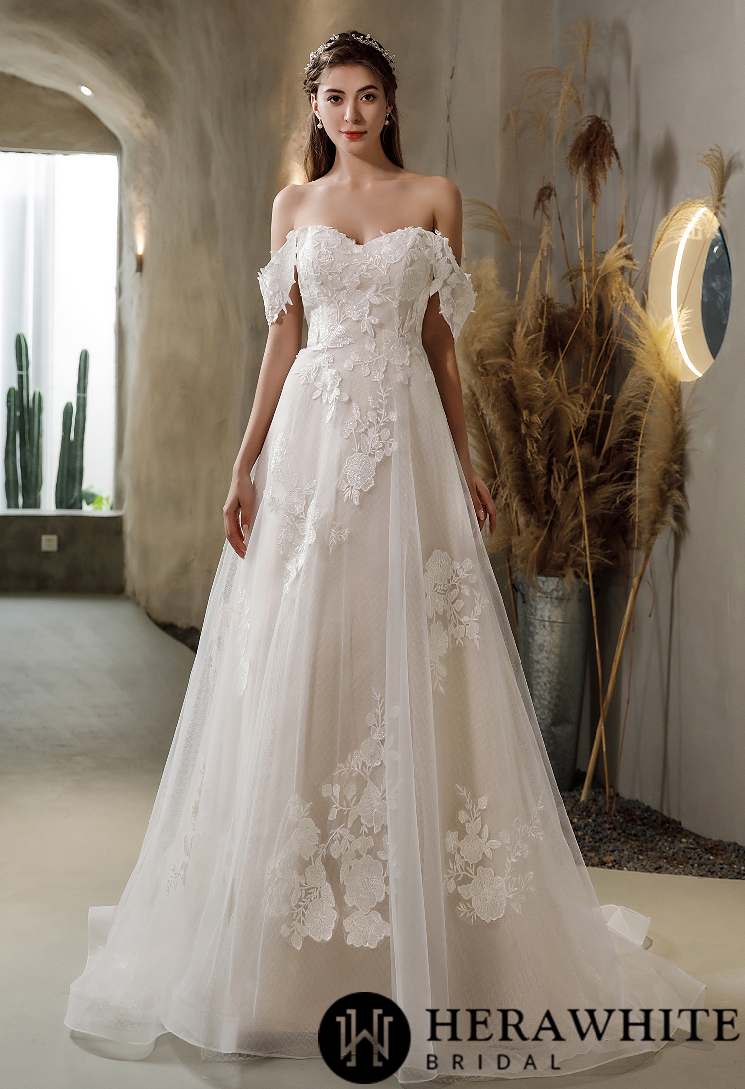 Floral Lace Detachable Off-the-Shoulder Straps Wedding Dress