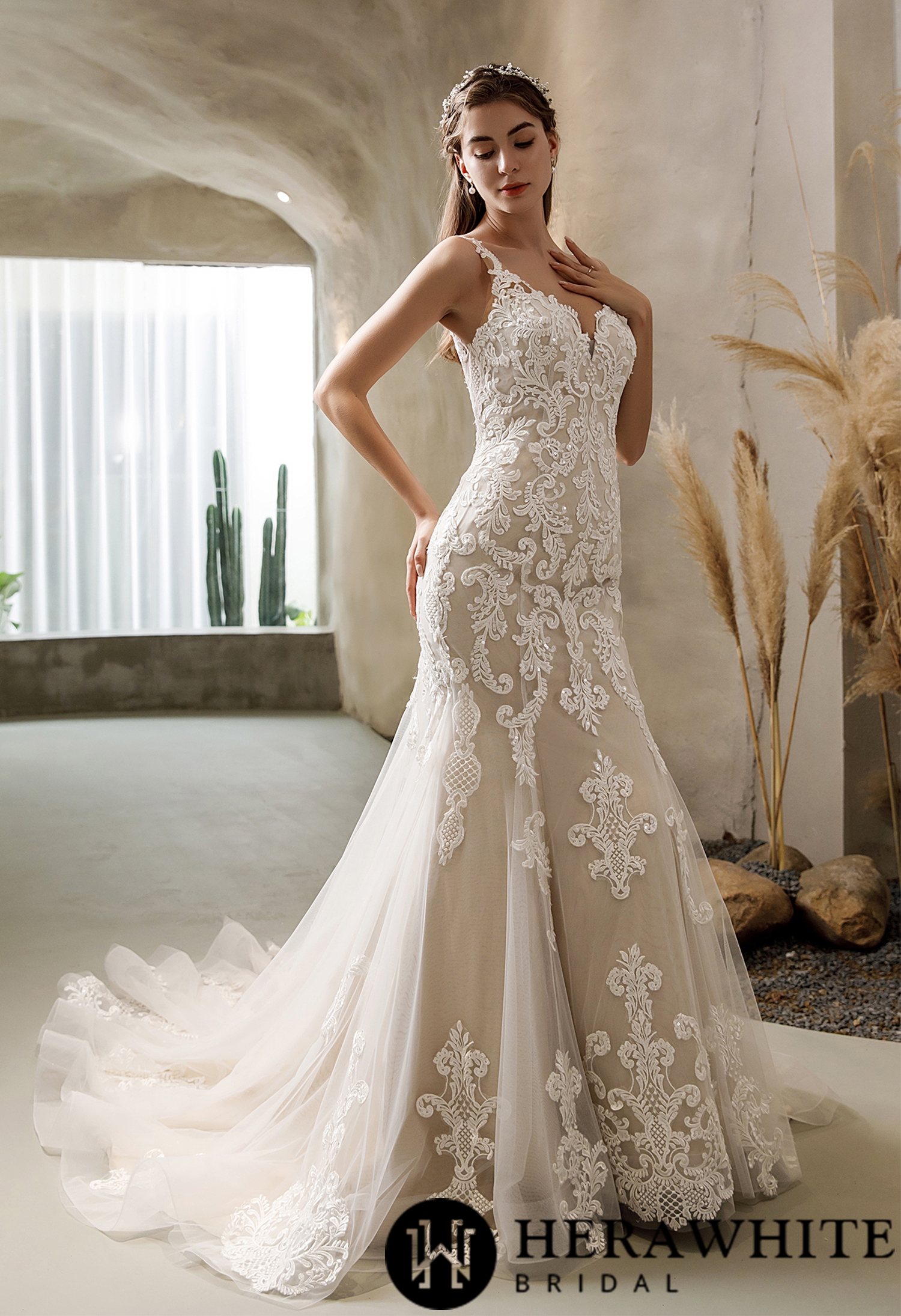 Vintage Lace Fit and Flare Court Train Wedding Dress