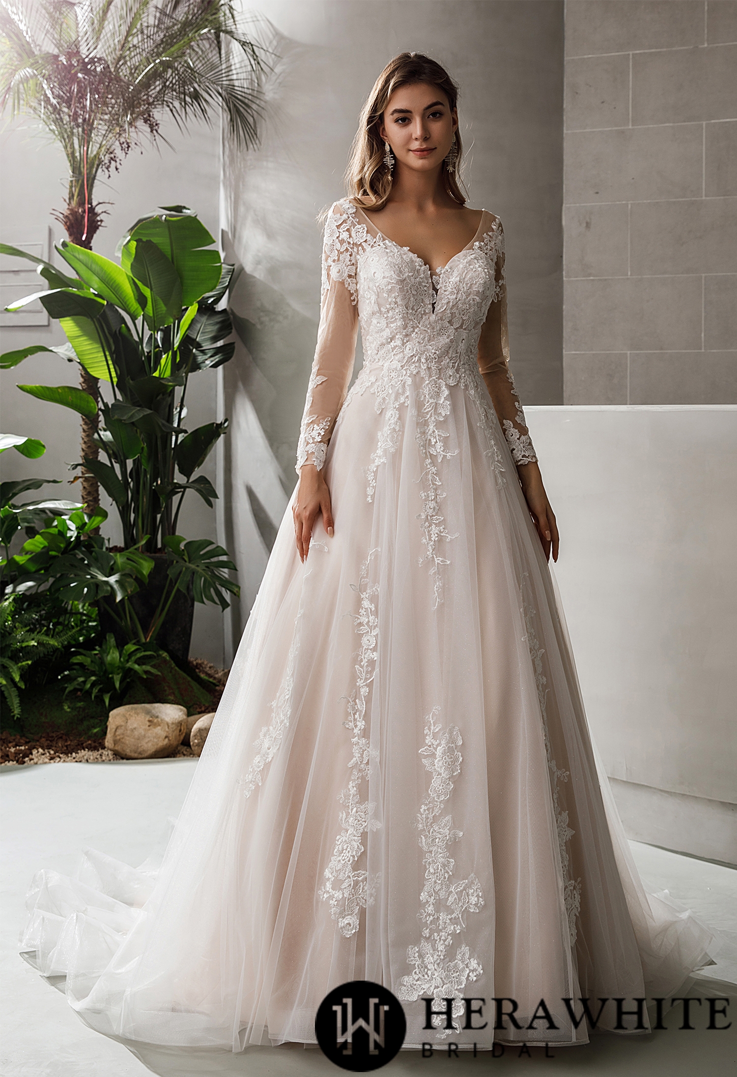 Classic Princess V-neck Long Sleeves Wedding Dress