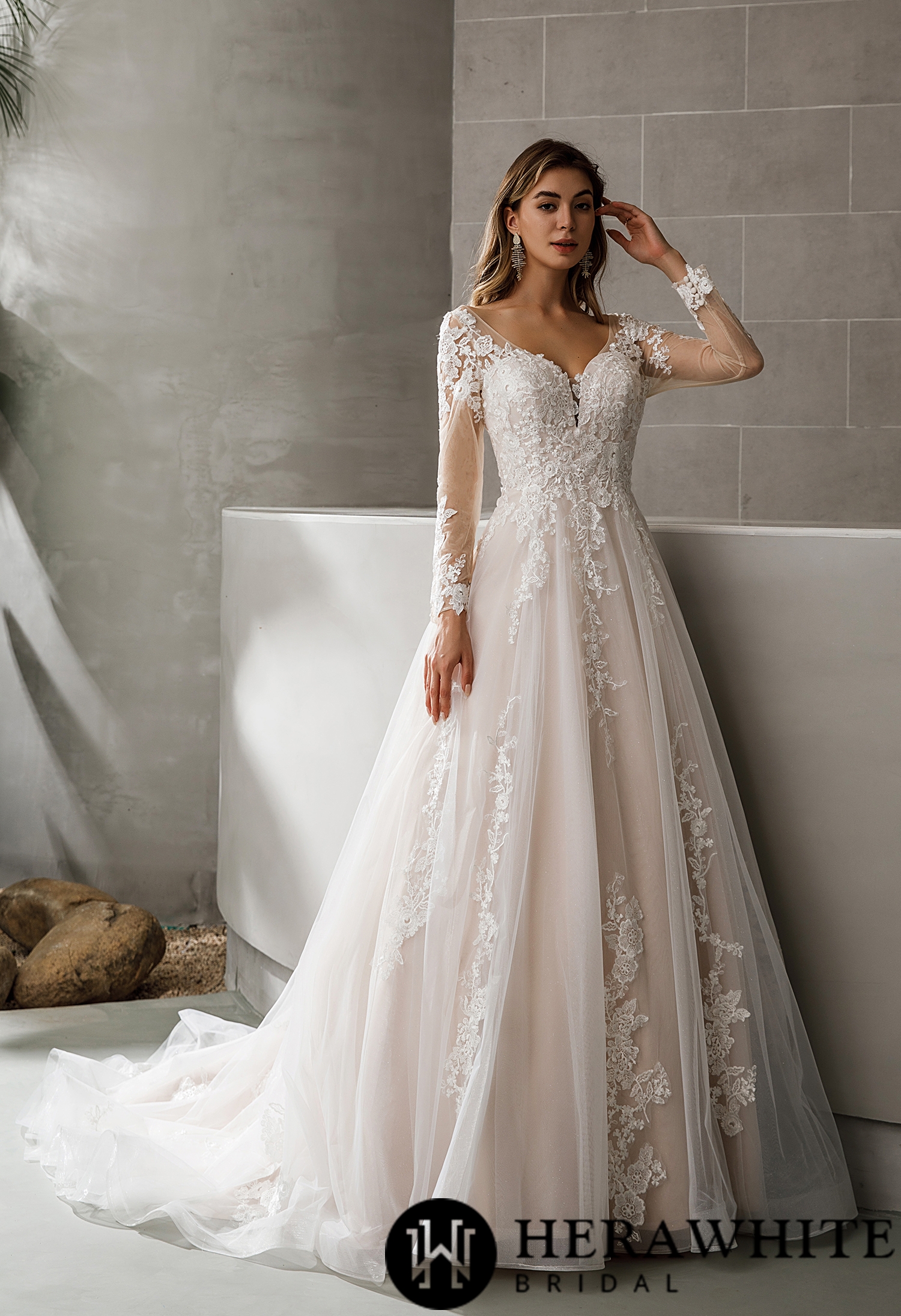 Classic Princess V-neck Long Sleeves Wedding Dress