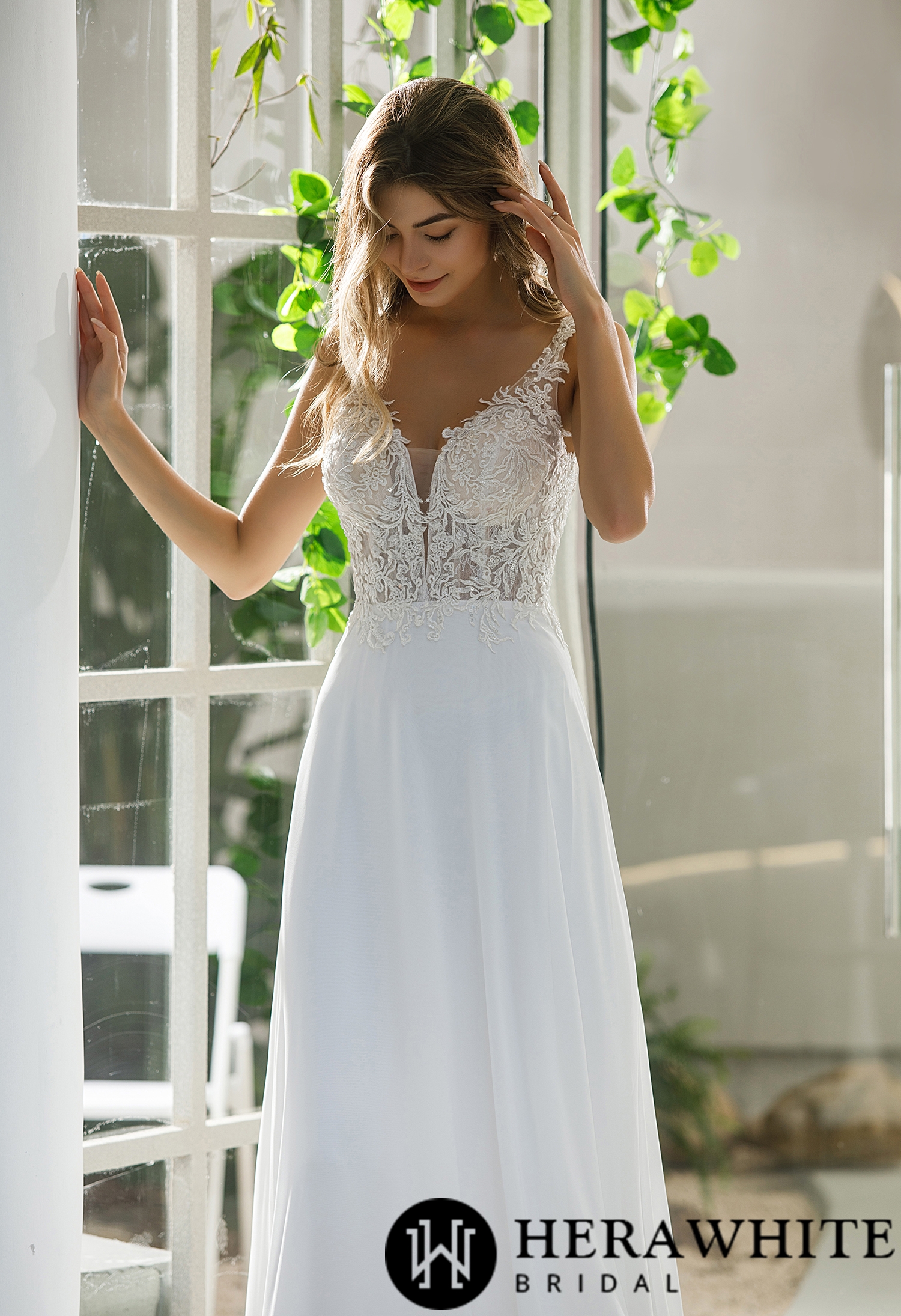 Simple Lace A-line Chiffon Wedding Dress