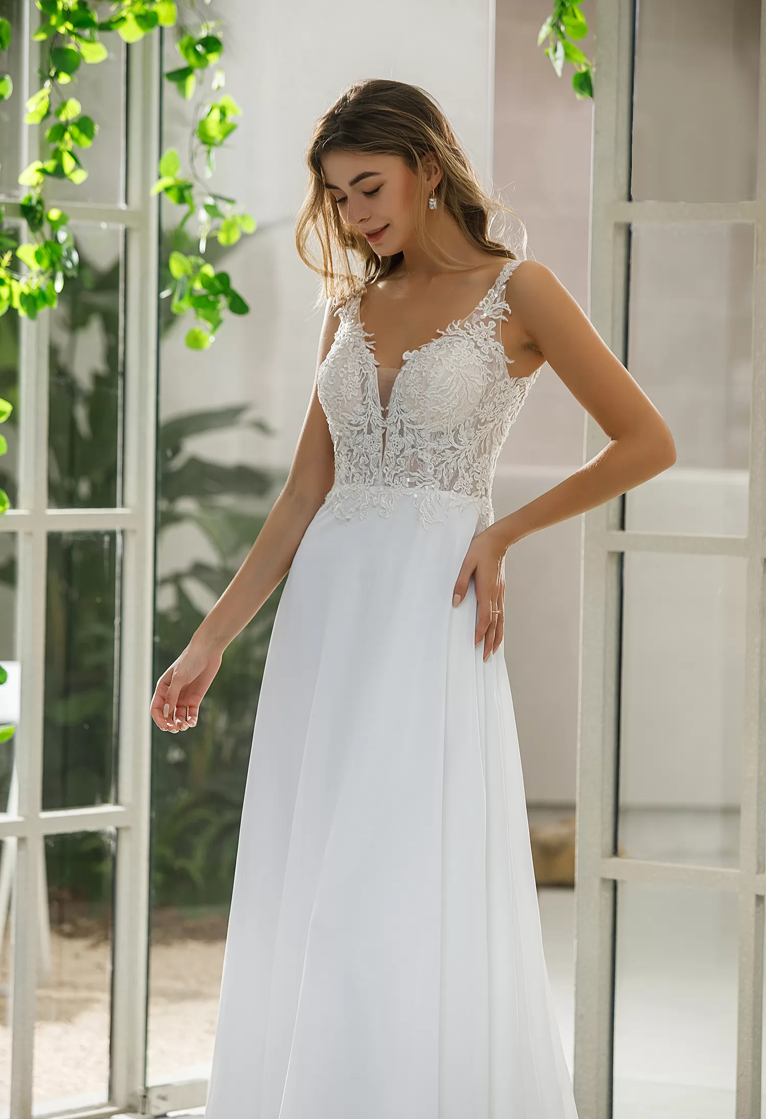 Simple Lace A-line Chiffon Wedding Dress Wholesale