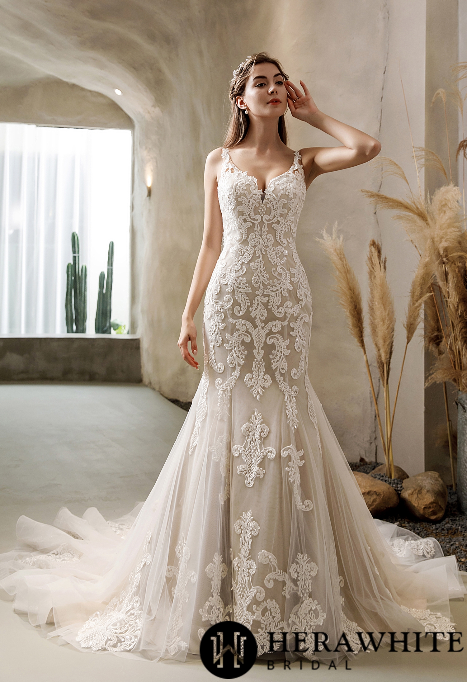 Vintage Lace Fit and Flare Court Train Wedding Dress