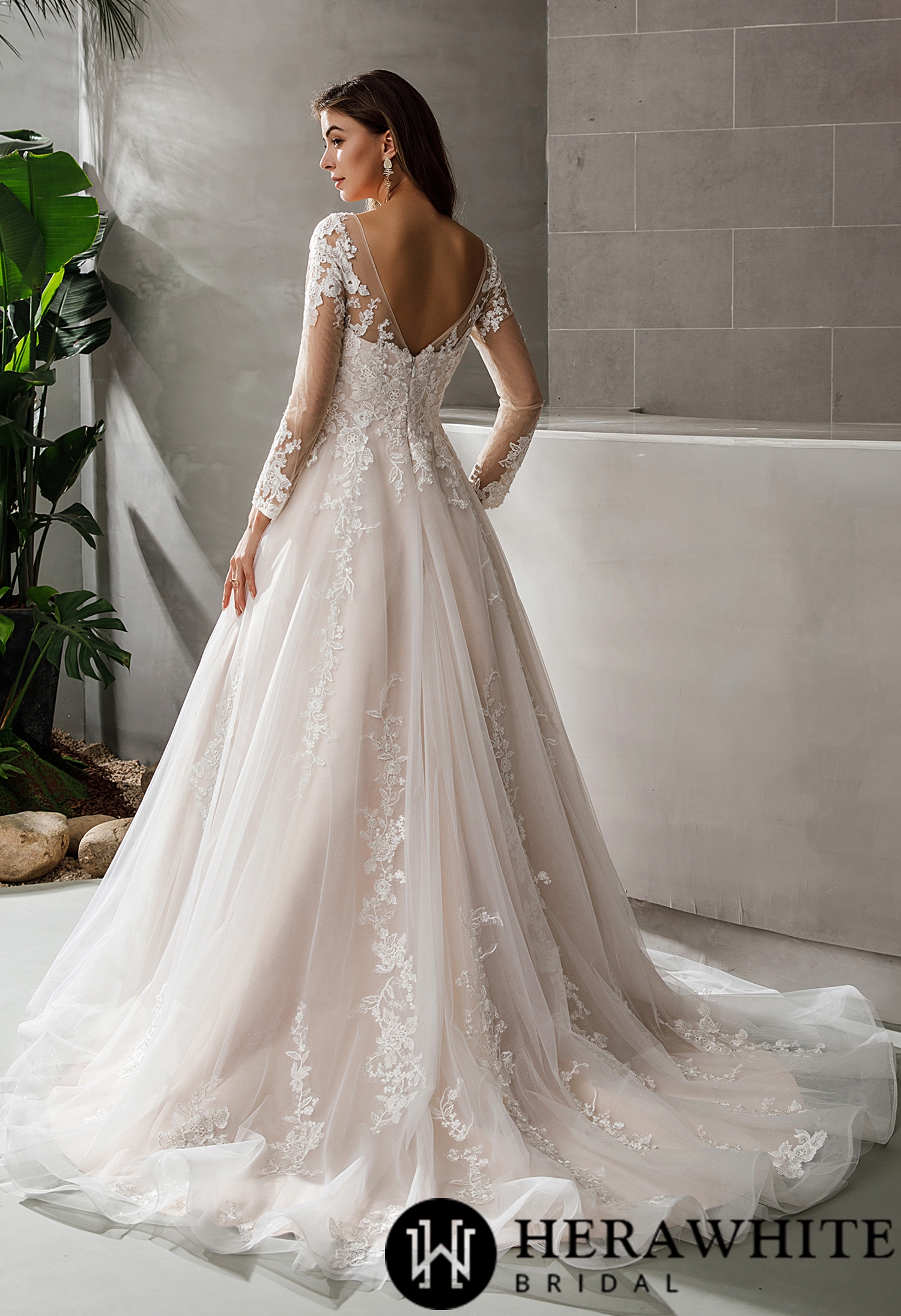 Classic Princess V-neck Long Sleeves Wedding Dress