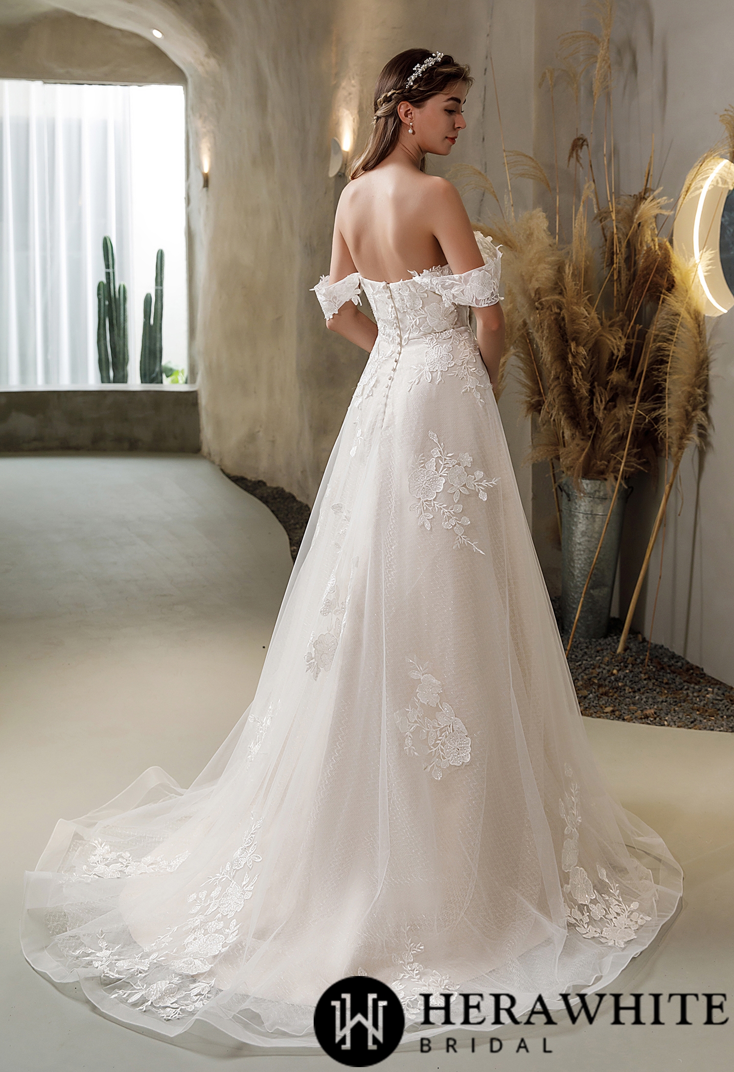 Floral Lace Detachable Off-the-Shoulder Straps Wedding Dress