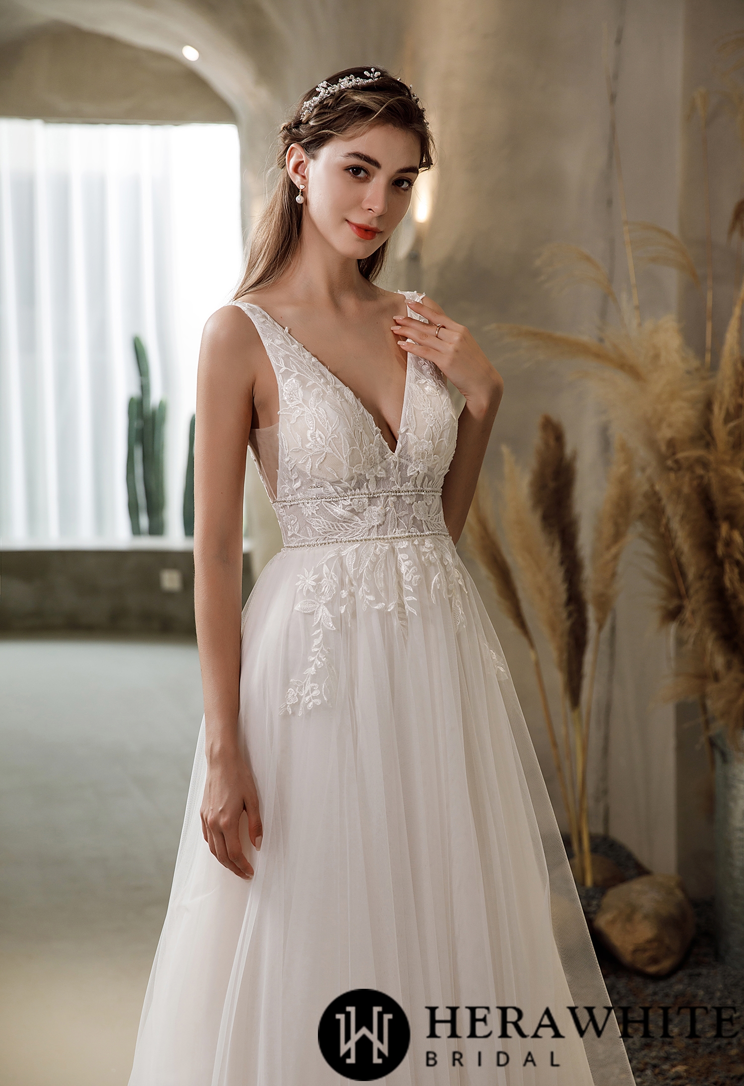 V-neck Tulle Double Banded Waist Wedding Dress