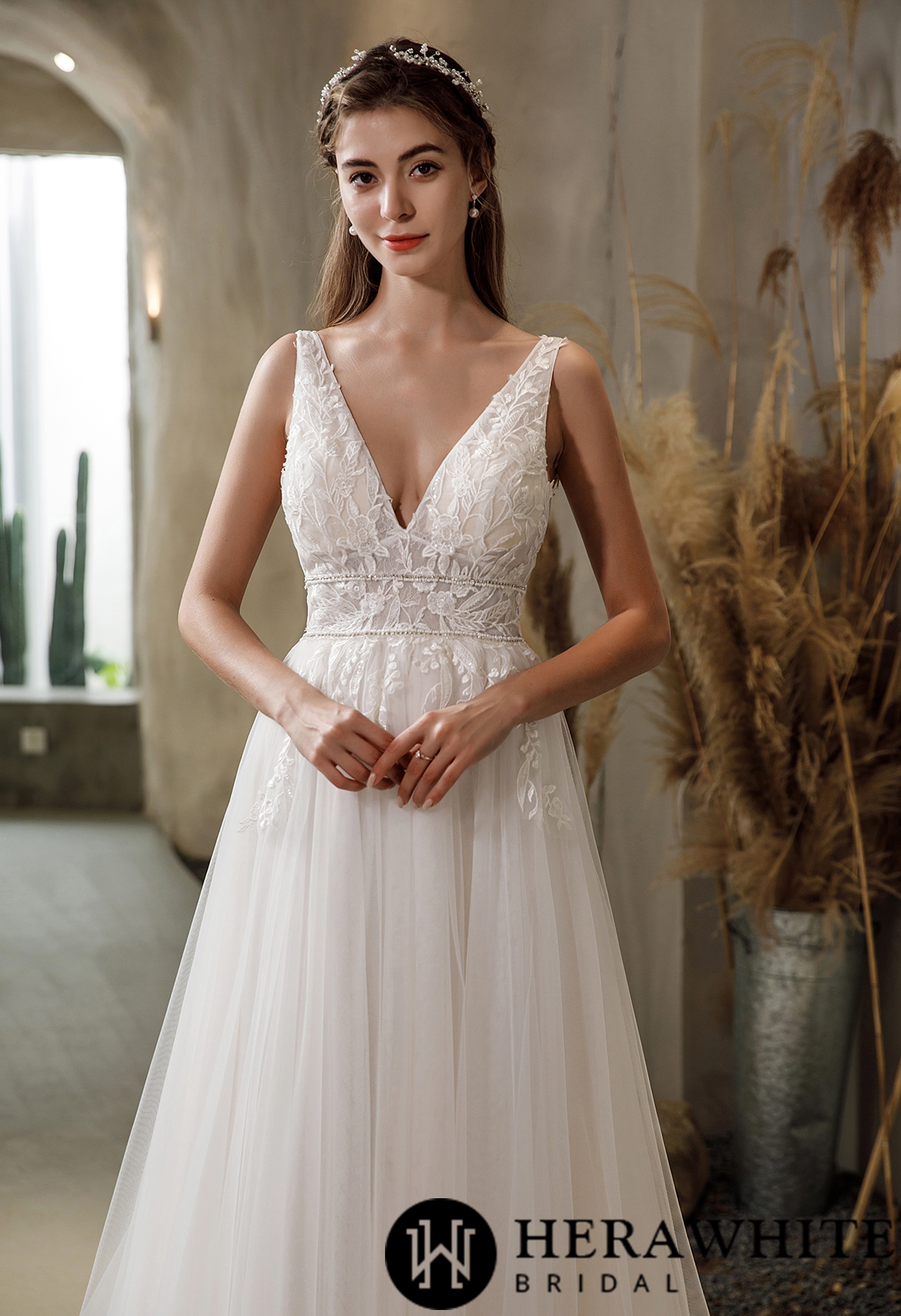 V-neck Tulle Double Banded Waist Wedding Dress