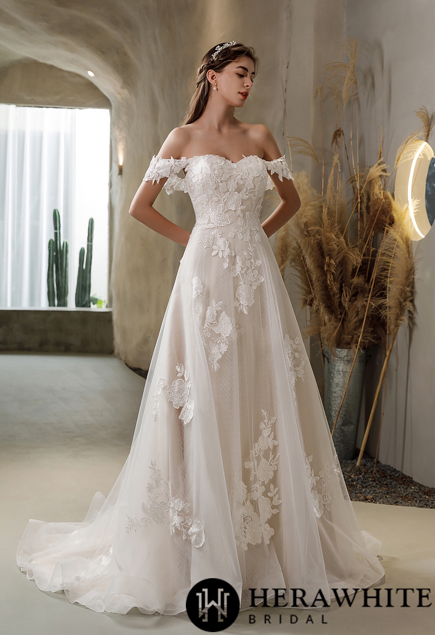 Floral Lace Detachable Off-the-Shoulder Straps Wedding Dress