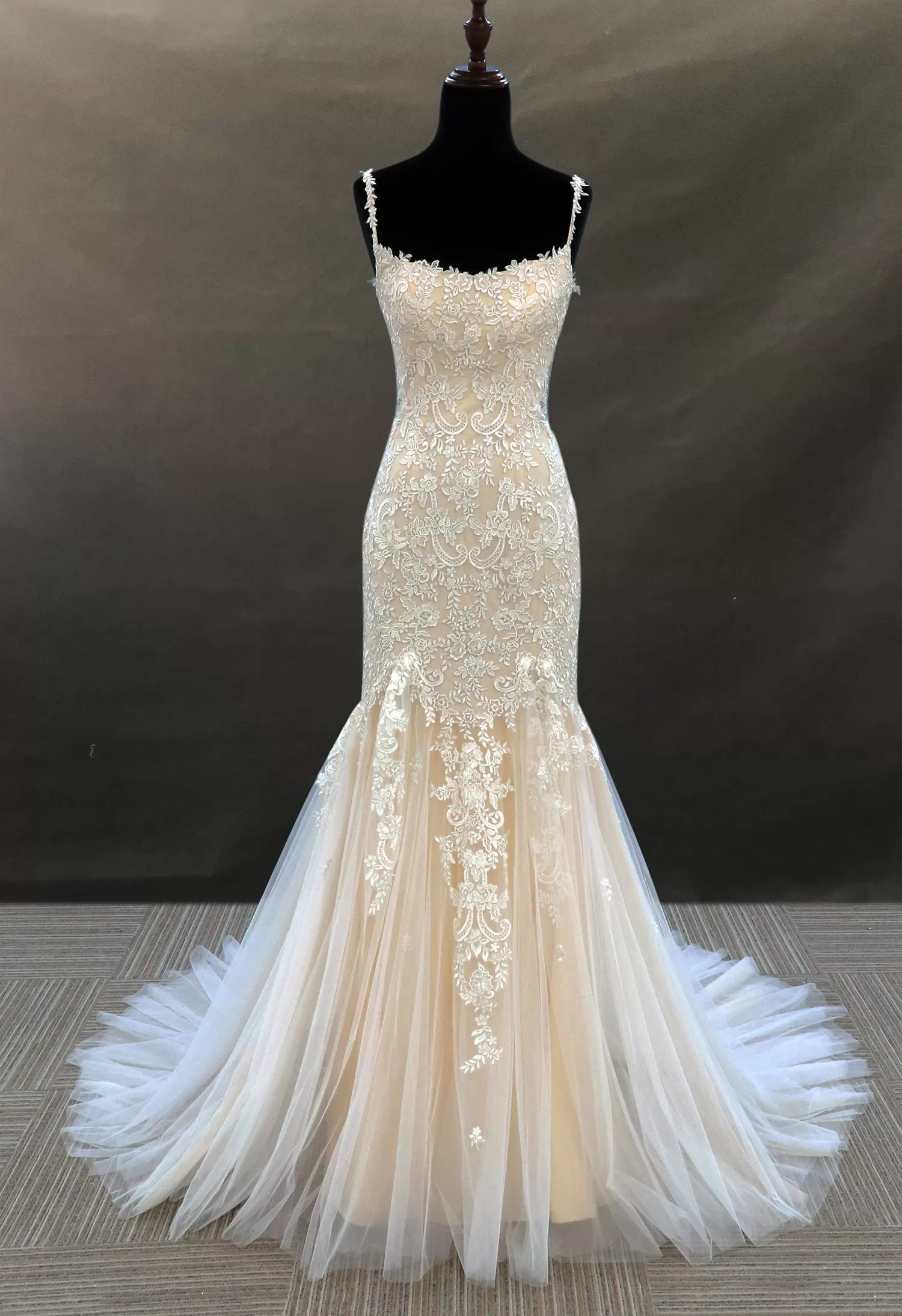 Feminine Floral Lace Fit and Flare Wedding Dress