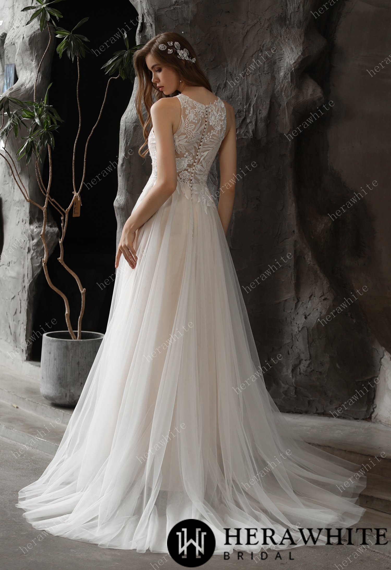 Bateau Neckline A-line Sequined Lace Wedding Dress