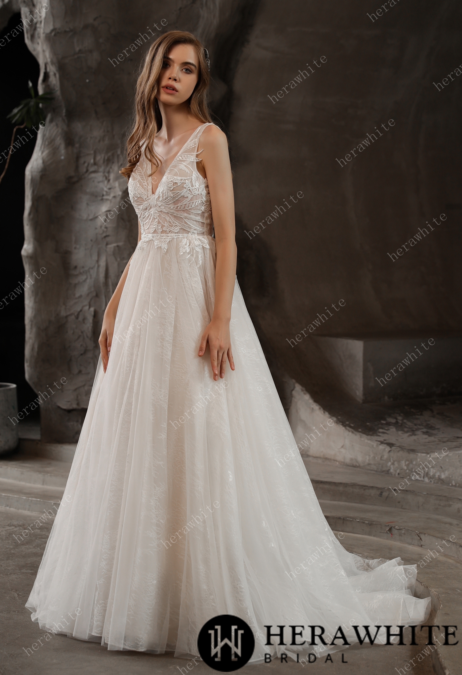 Lovely Lace V-neck Tulle Sleeveless Sweep Train Wedding Dress