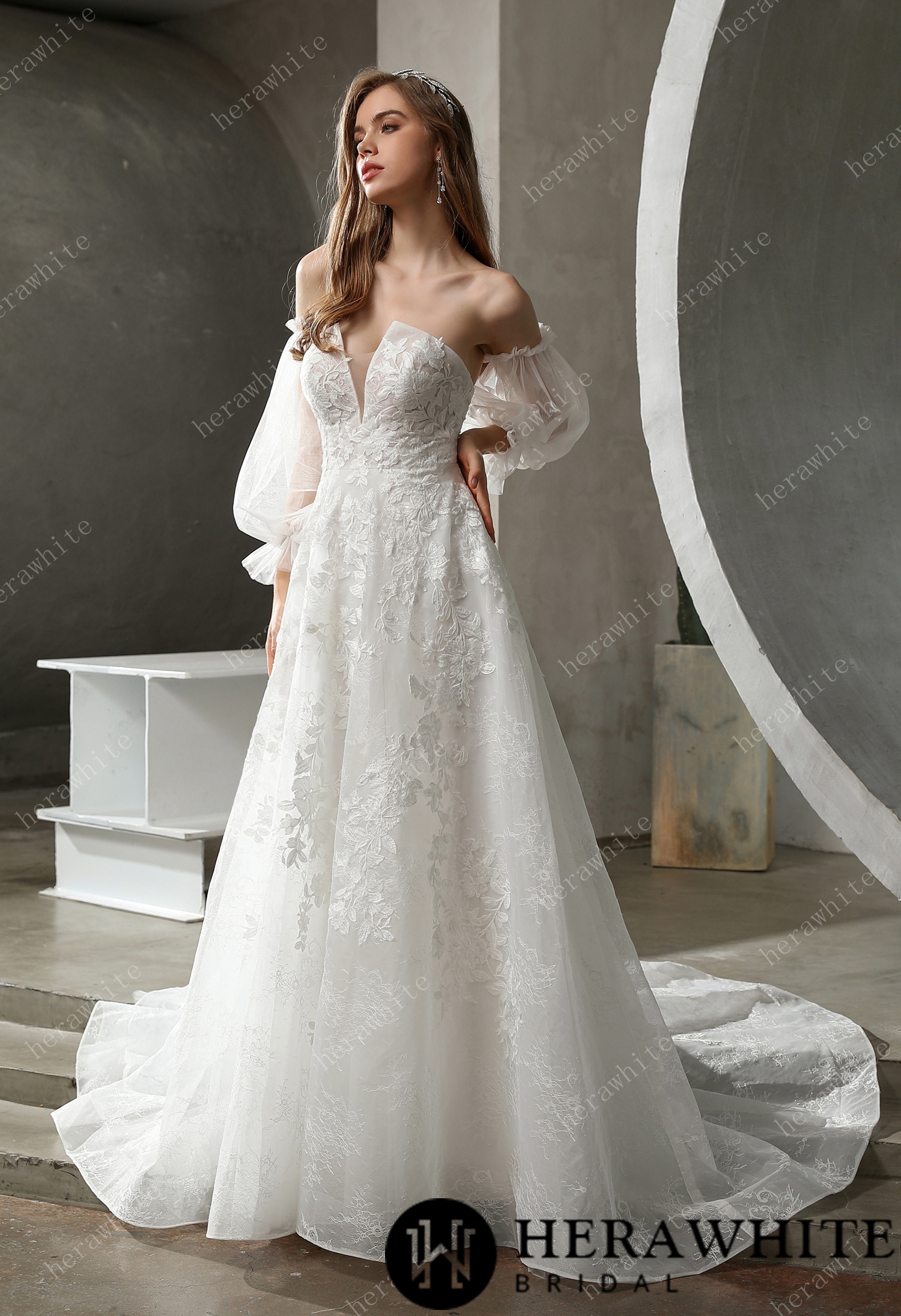 Romantic A-line Detachable Puff Sleeves Wedding Dress