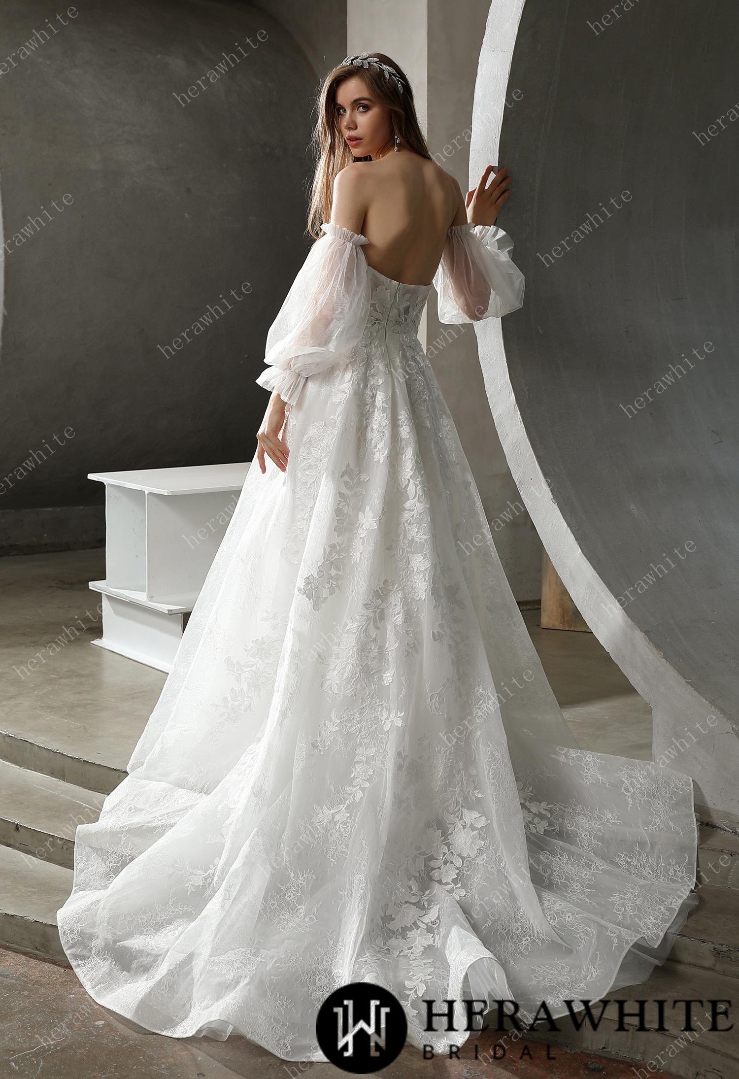 Romantic A-line Detachable Puff Sleeves Wedding Dress