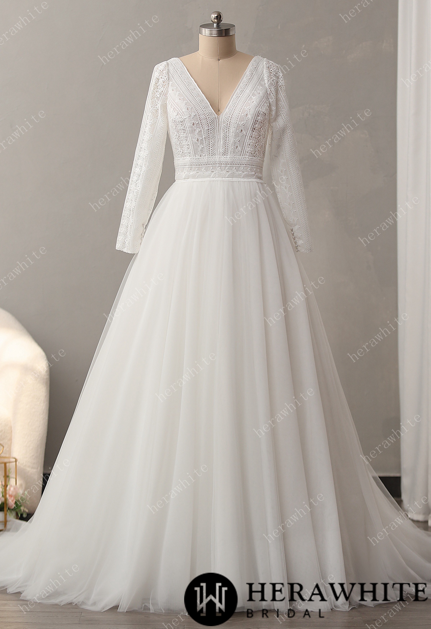 Graphlc Lace Boho Wedding Dress with Long Sleeve and V-Back