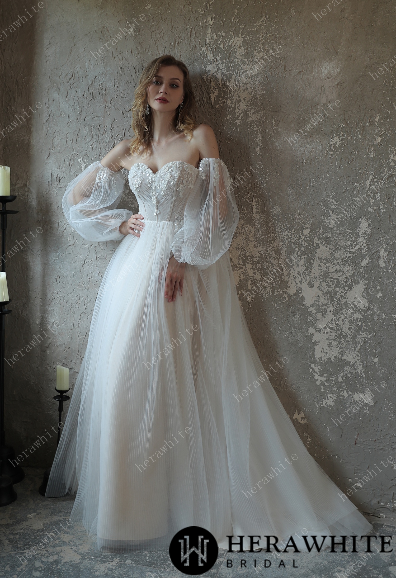 Enchanting Pleated Tulle A-line Puff Sleeves Wedding Dress