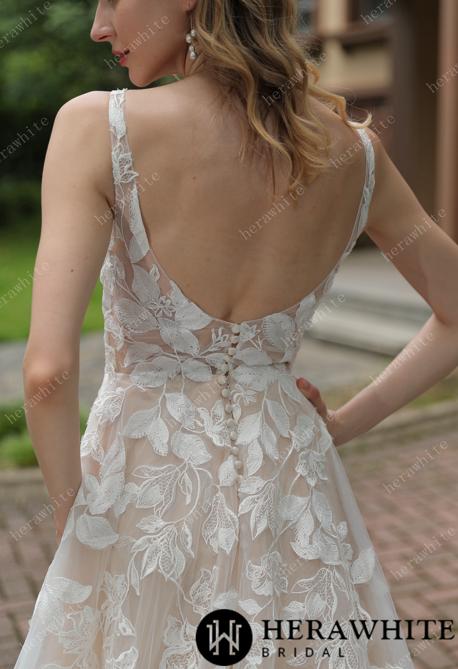 Luxurious Floral Lace  A-Line Sheer Train Wedding Dress