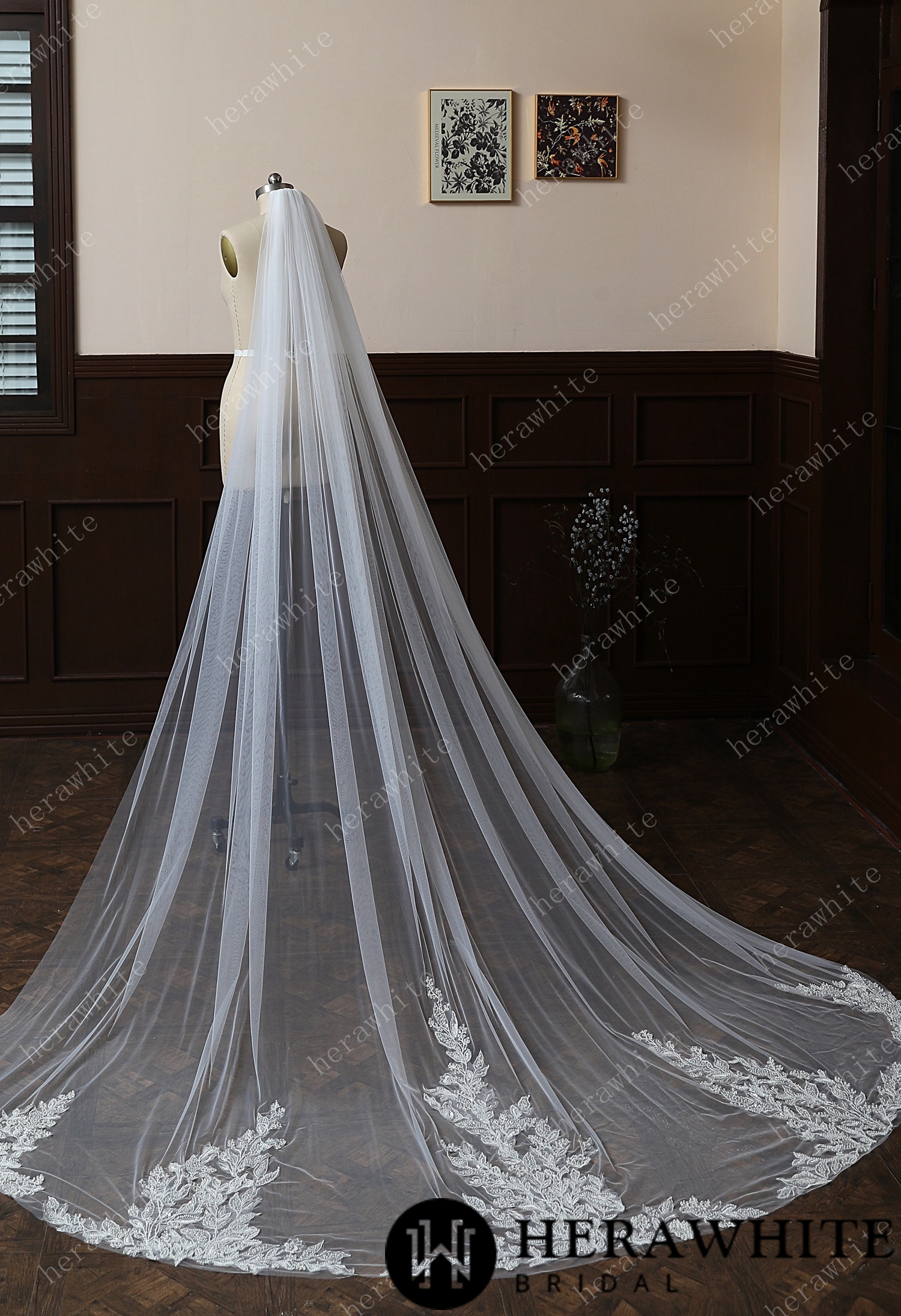 Dramatic And Dreamy Lace Tulle Cathedral-Length Wedding Veil