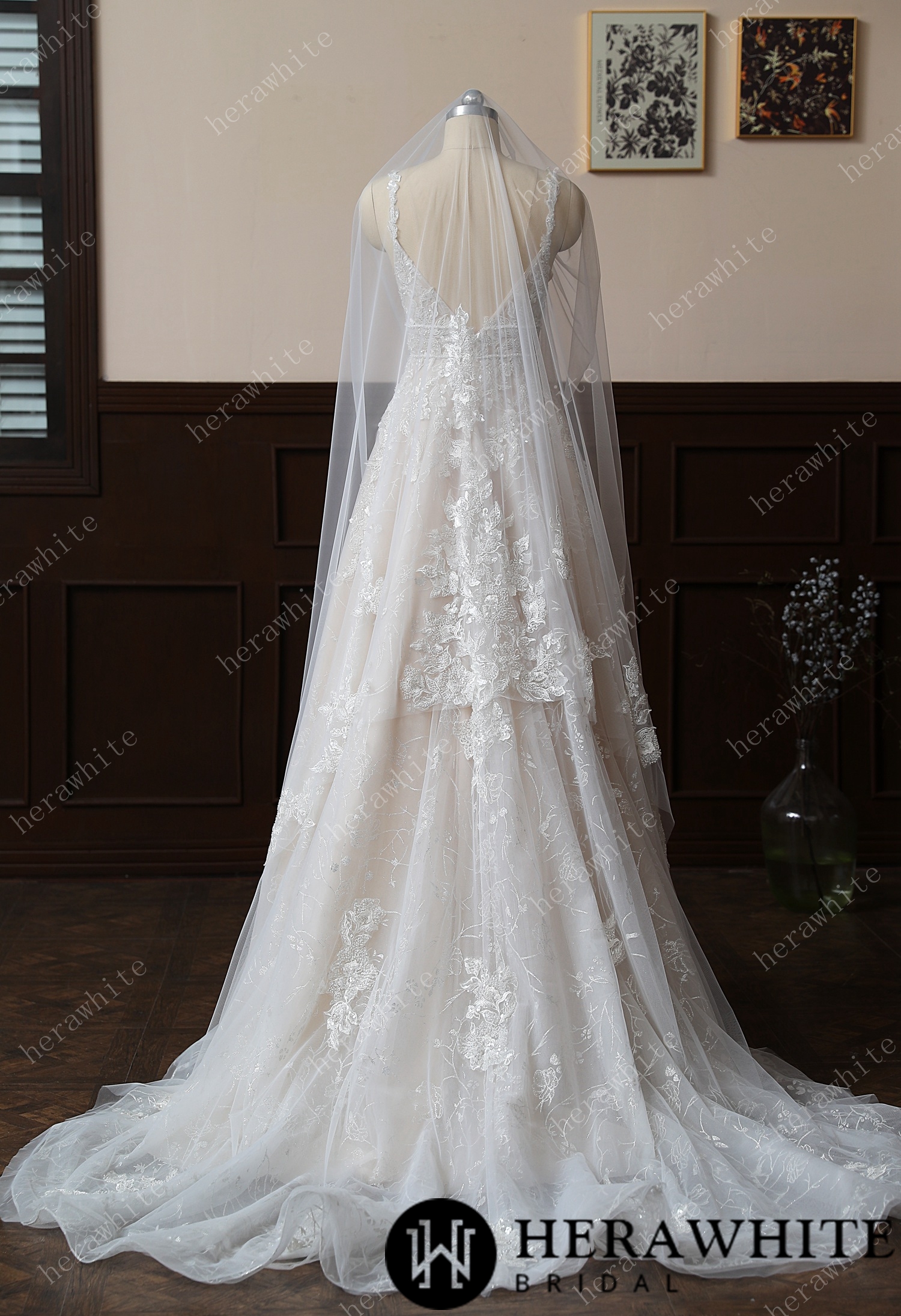 Embellished Floral Fingertip-Length Lace Bridal Veil