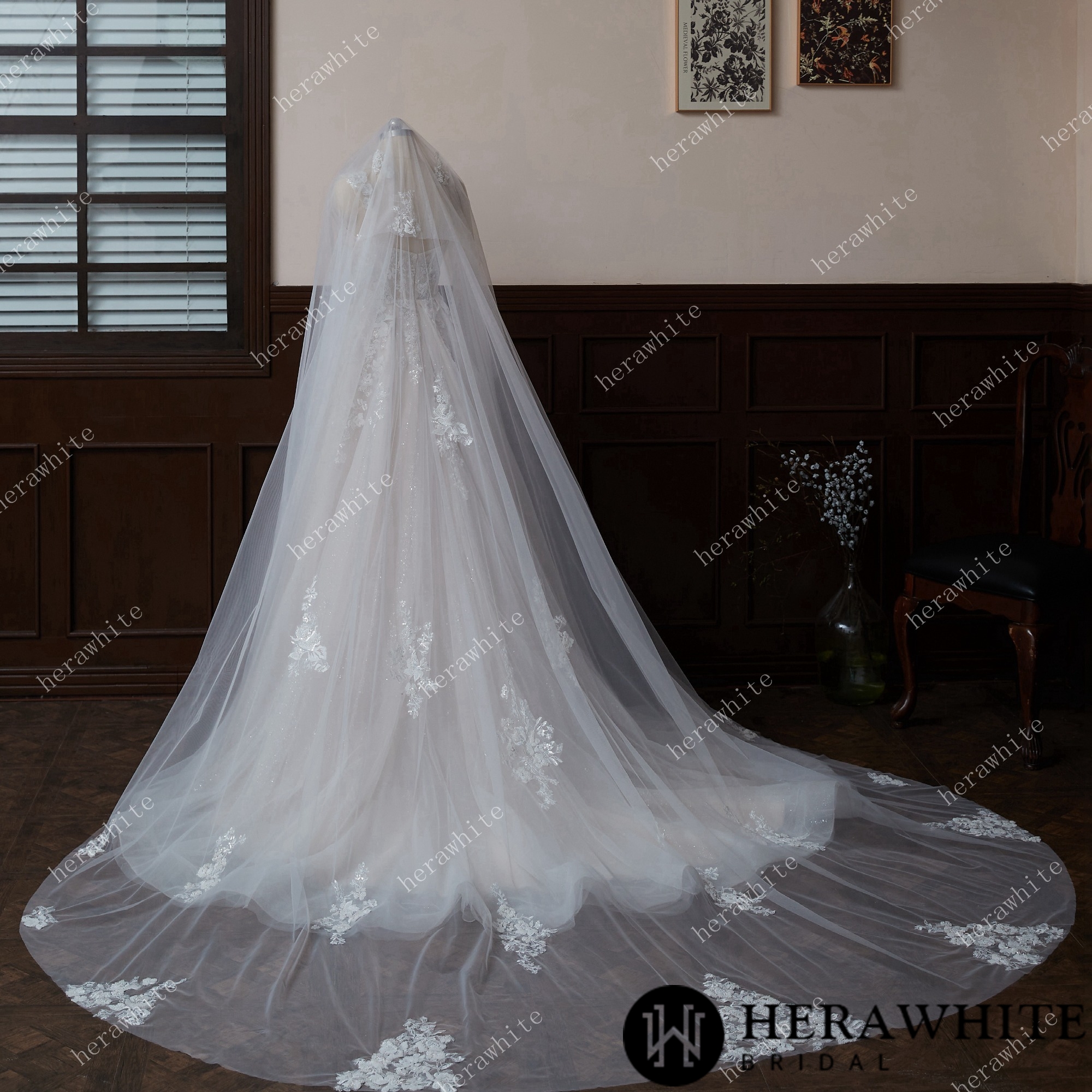 Waltz-Length Wedding Veil With Romantic Lace Motifs