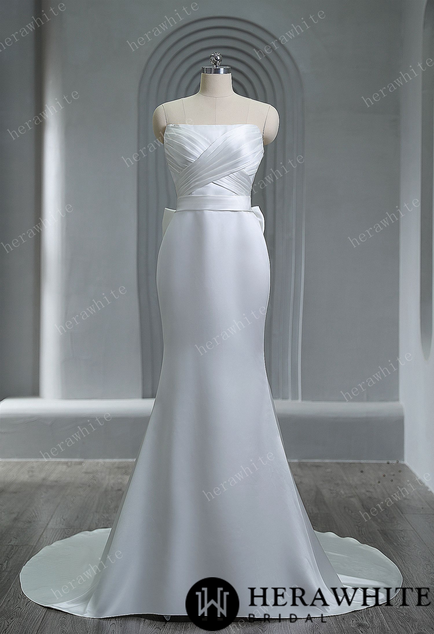 Strapless Neckline Mermaid Wedding Dress With Detachable Bow