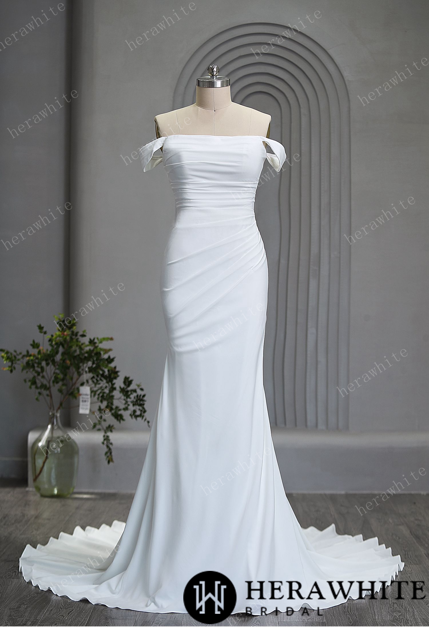 Classic Crepe Wedding Dress With Off-the-shoulder Straps