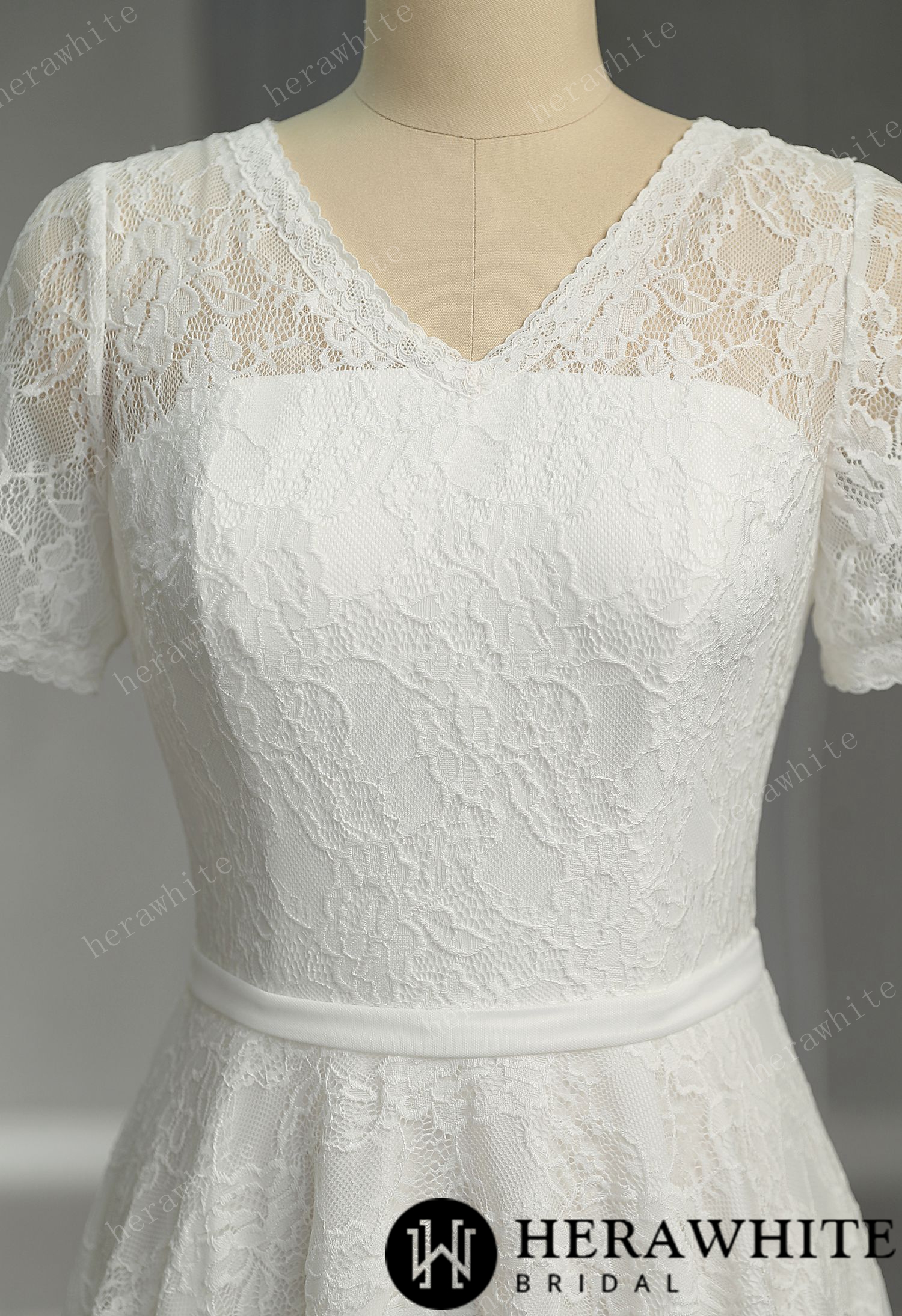Classic Lace Short Wedding Dress