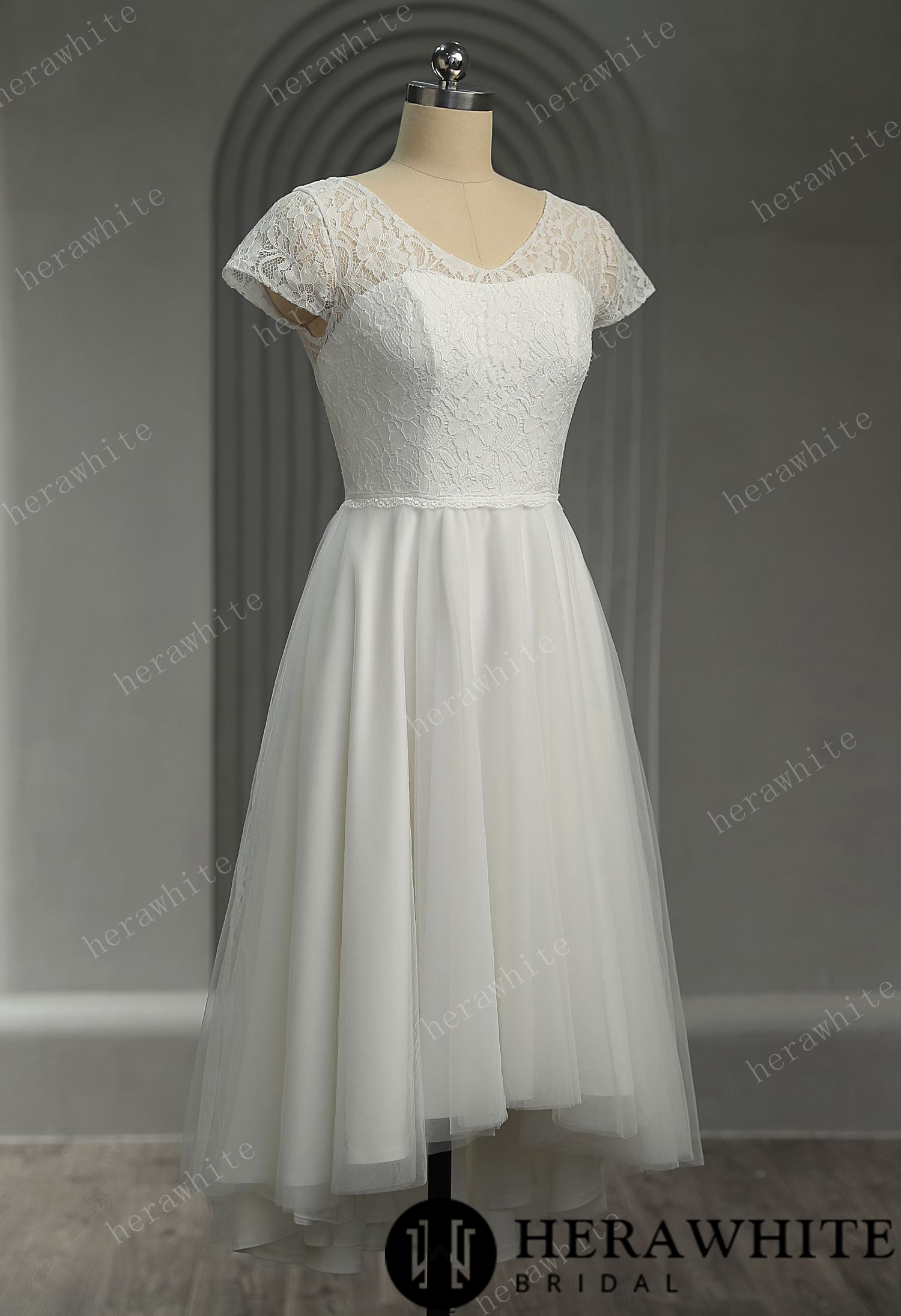 Classic V-neck Floral Lace Tulle Short Wedding Dress