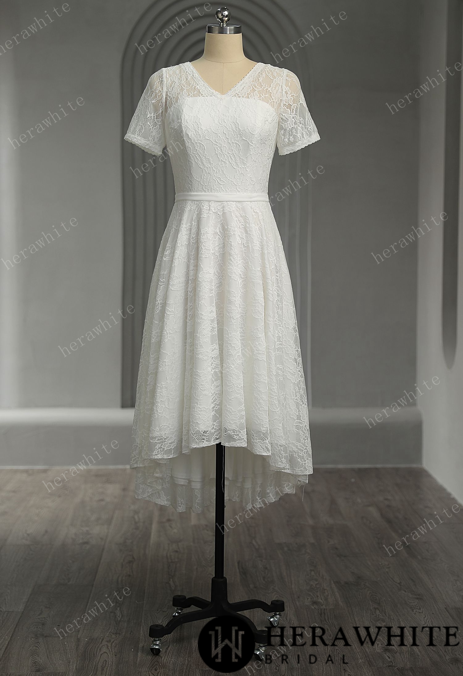 Classic Lace Short Wedding Dress