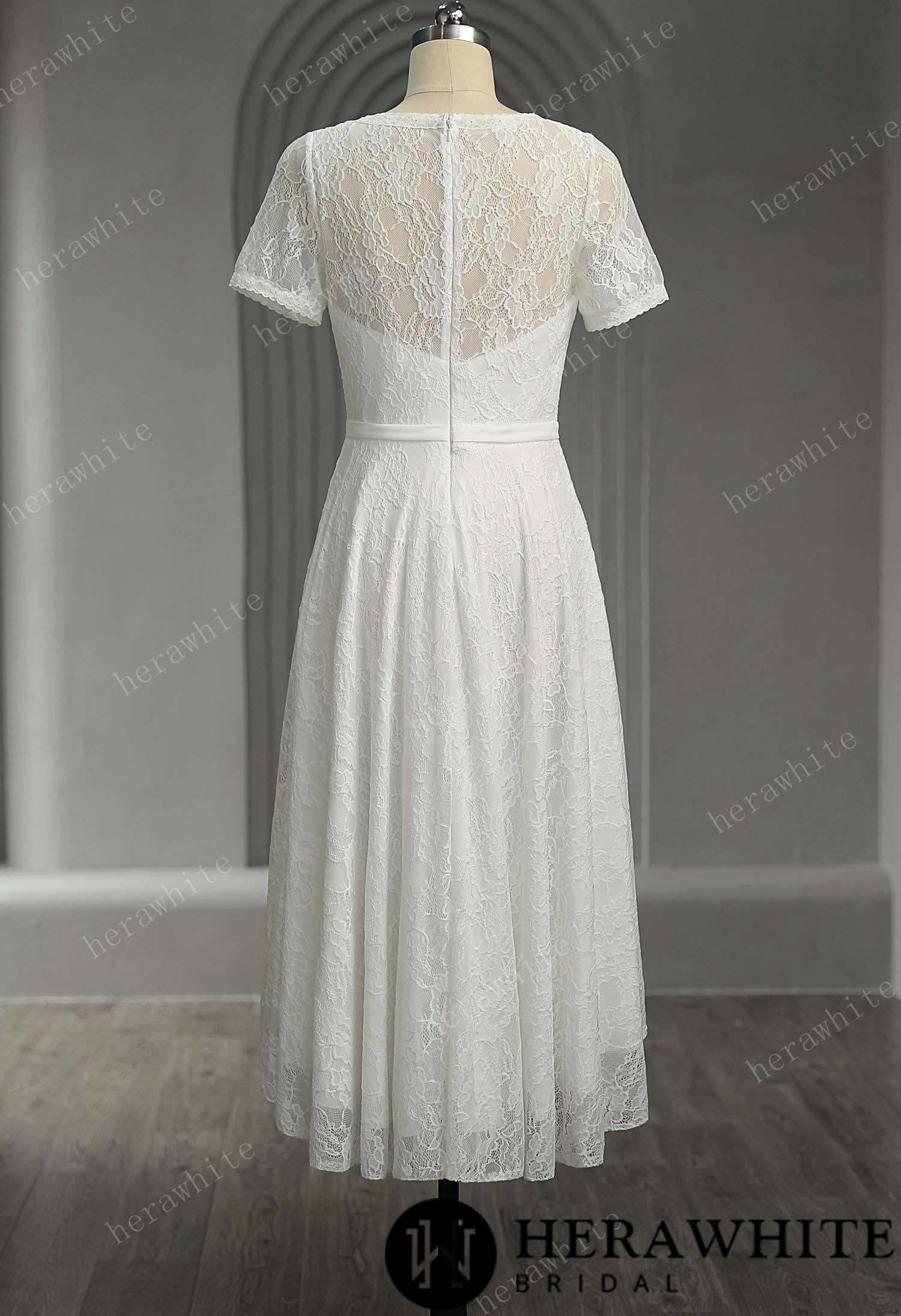 Classic Lace Short Wedding Dress