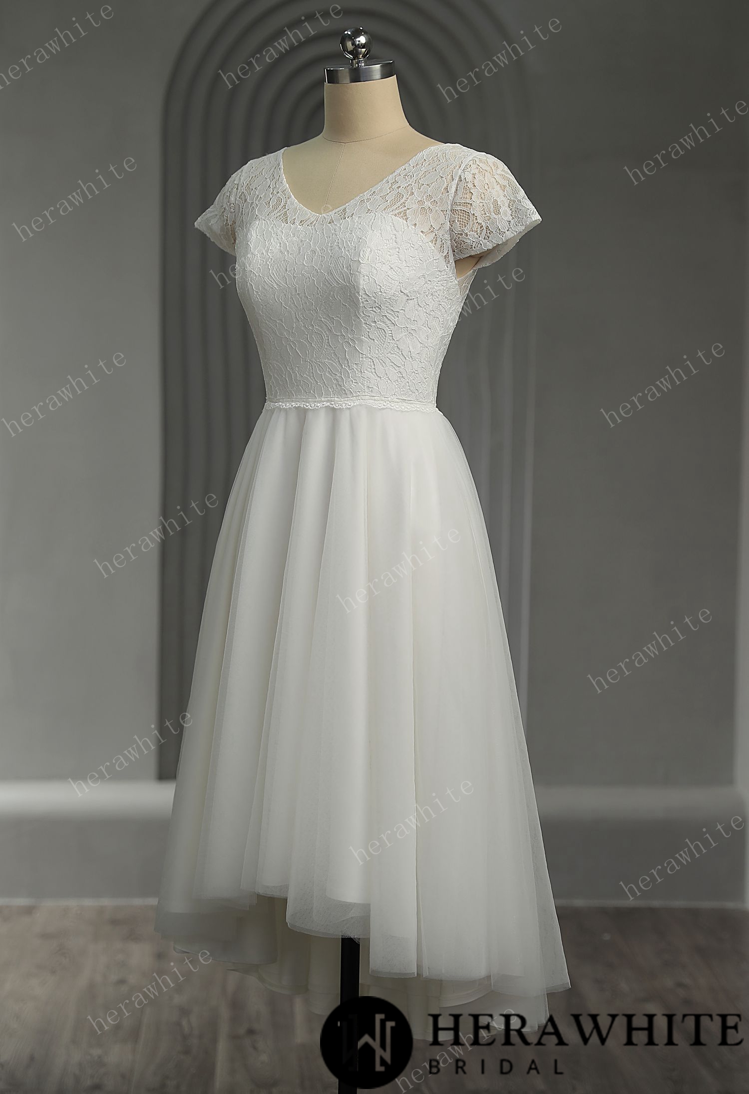 Classic V-neck Floral Lace Tulle Short Wedding Dress