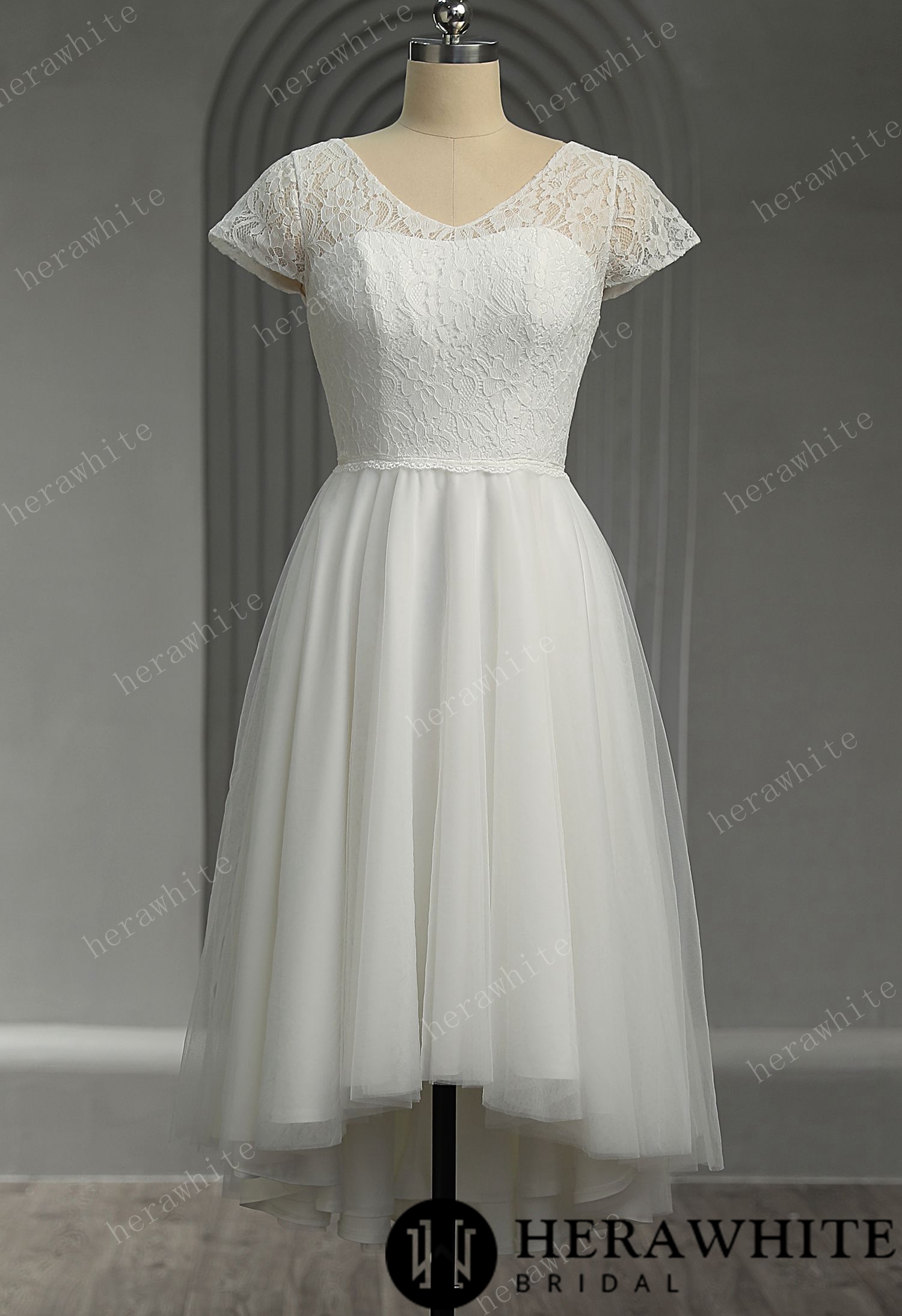 Classic V-neck Floral Lace Tulle Short Wedding Dress