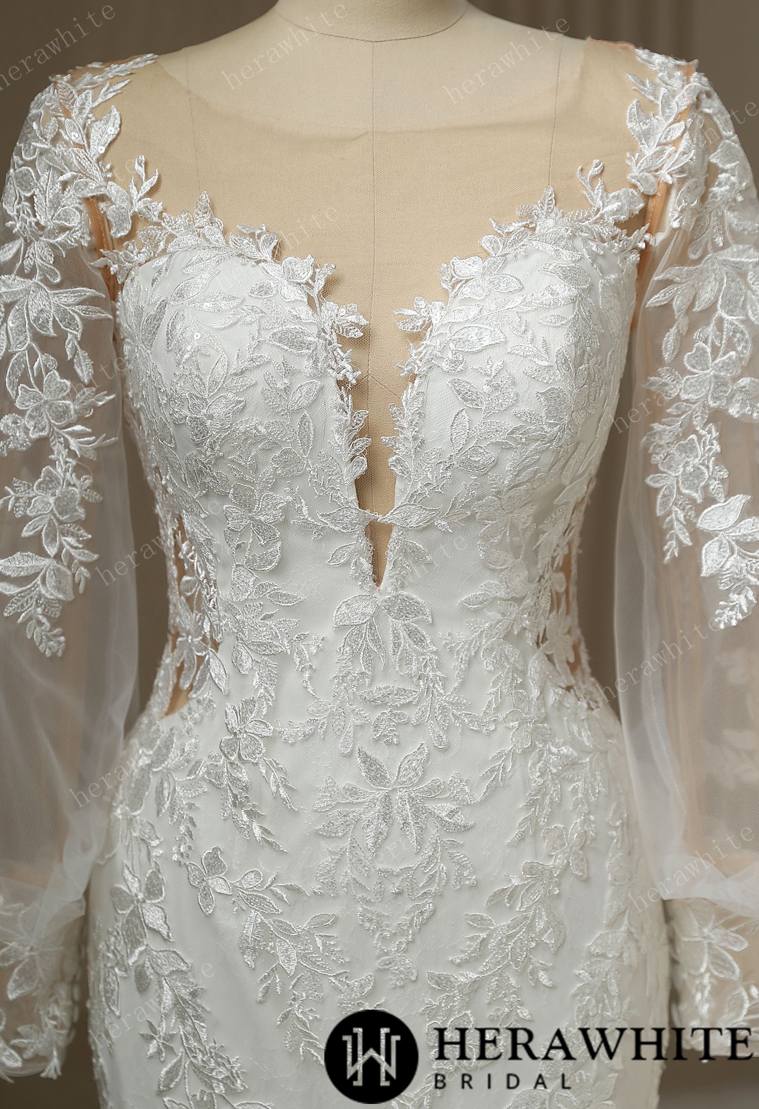 Long Train Mermaid Bridal Lace Wedding  Dress With Plunging Neckline