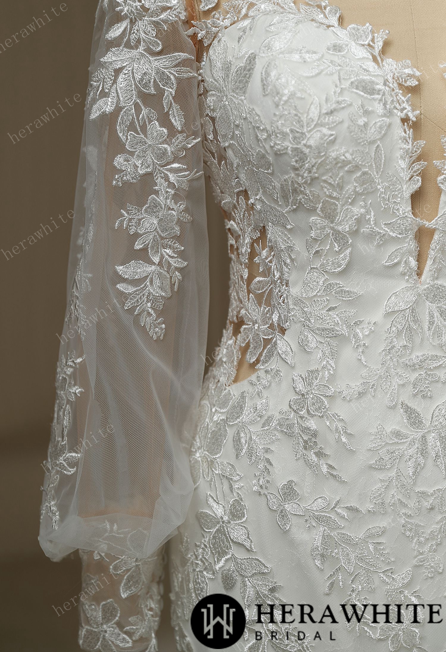 Long Train Mermaid Bridal Lace Wedding  Dress With Plunging Neckline