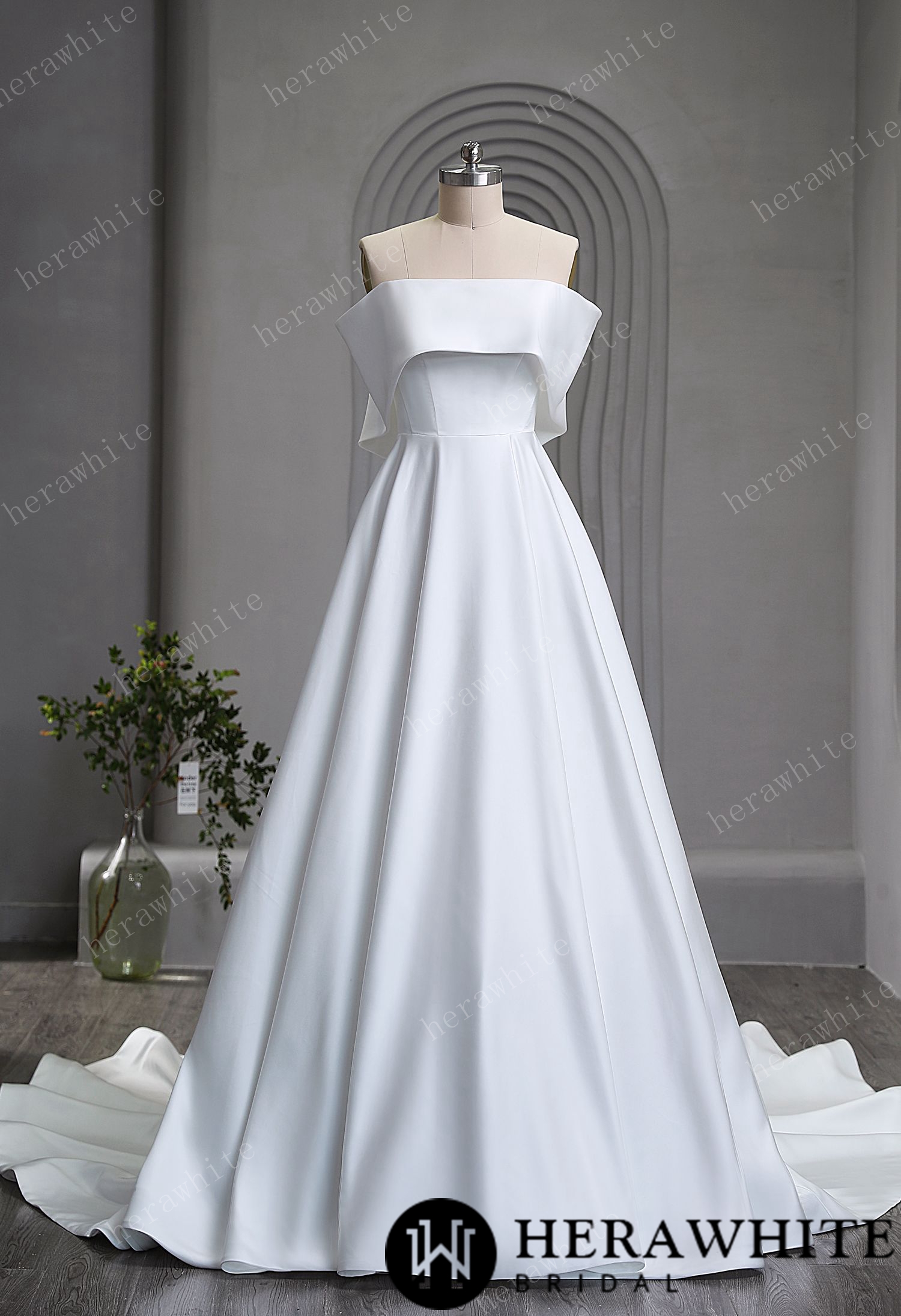 In Stock/ Modern Satin Wedding Dress with Off-the-shoulder Design