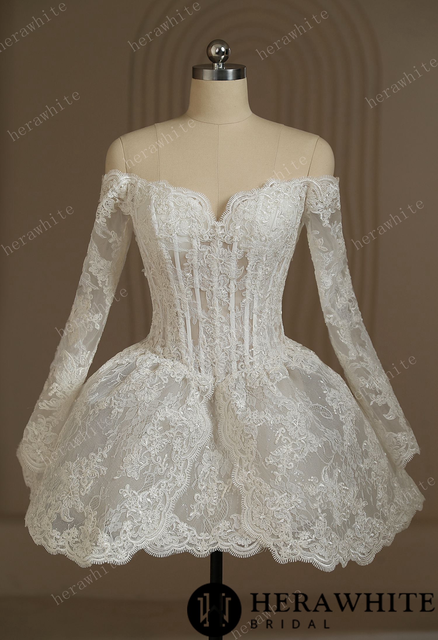 In Stock/ Short Lace Wedding Dresses With Long Sleeve