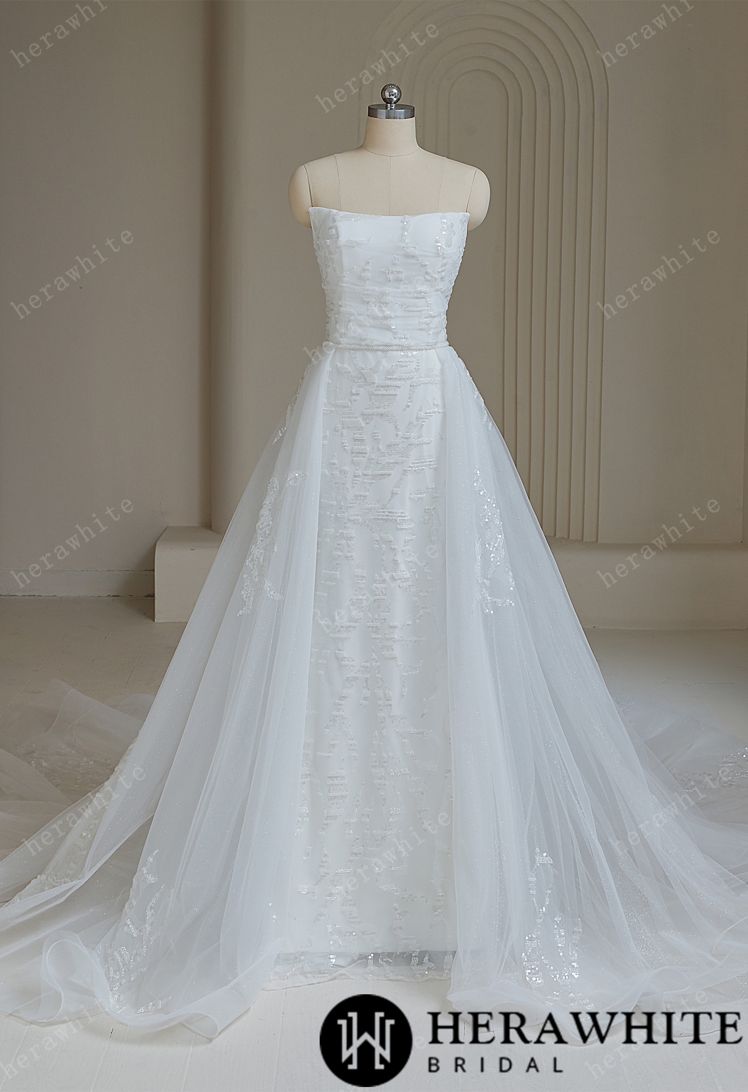 Elegant Sequined Wedding Dress With Detachable Train