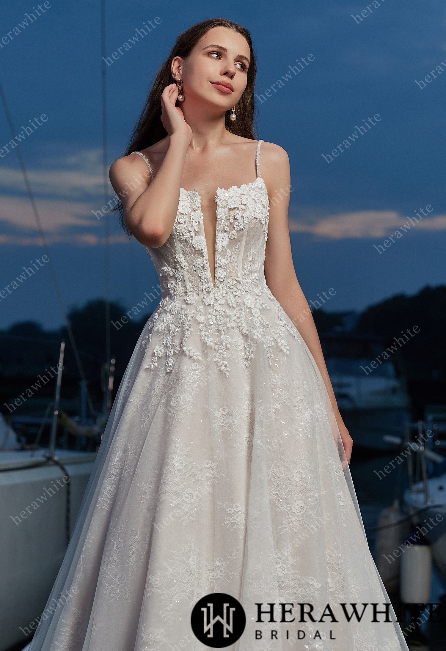 Floral Appliques V-Neck Grace Wedding Dress with Corset Back