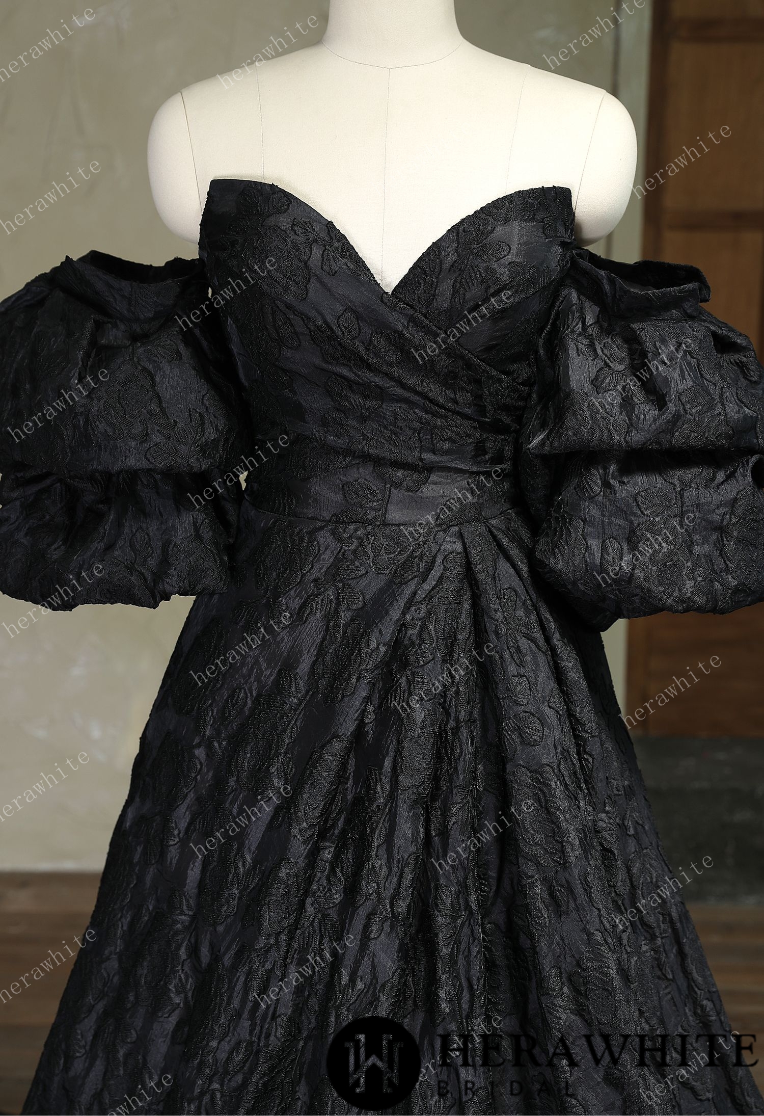 Jacquard Puff Sleeves Grace Slit And Sweetheart Wedding Dress
