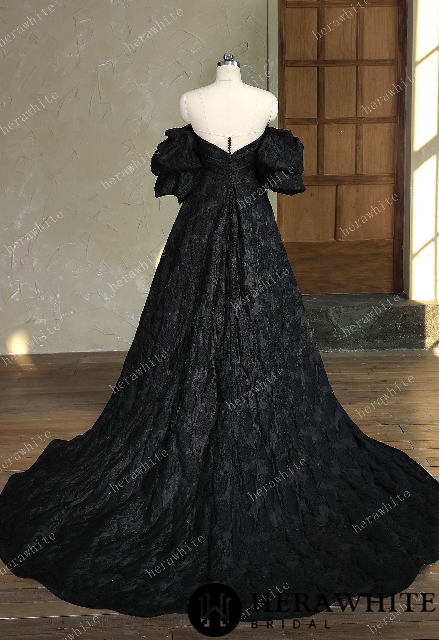 Jacquard Puff Sleeves Grace Slit And Sweetheart Wedding Dress