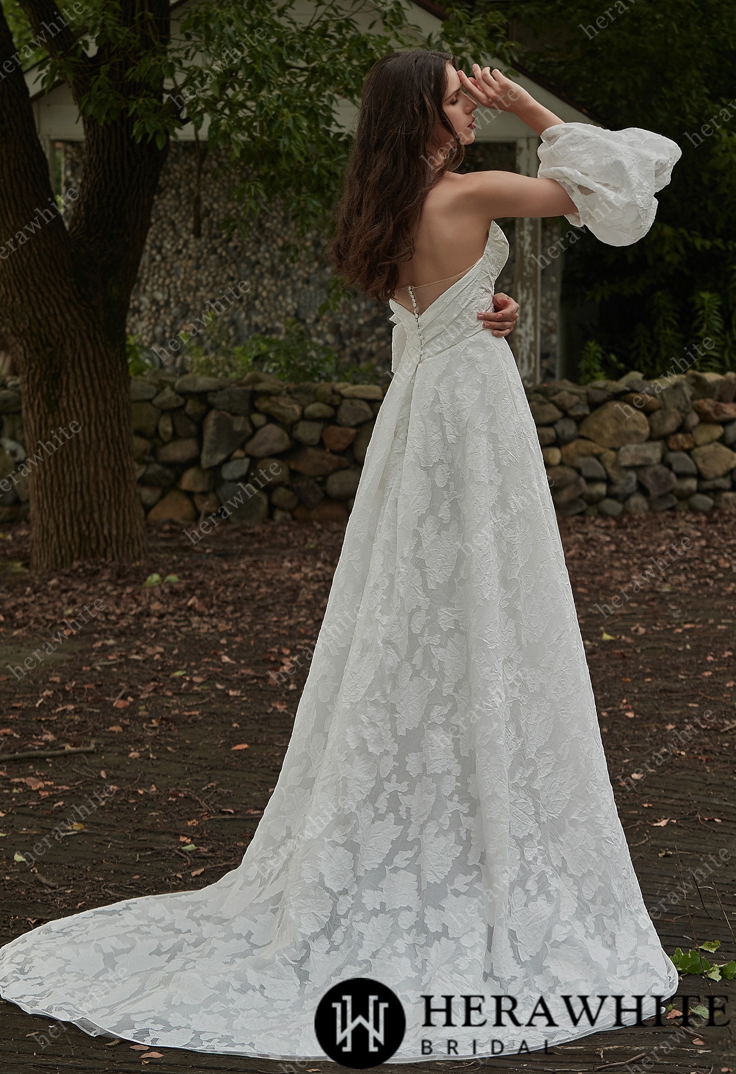 In Stock/ Jacquard Puff Sleeves Grace Slit And Sweetheart Wedding Dress