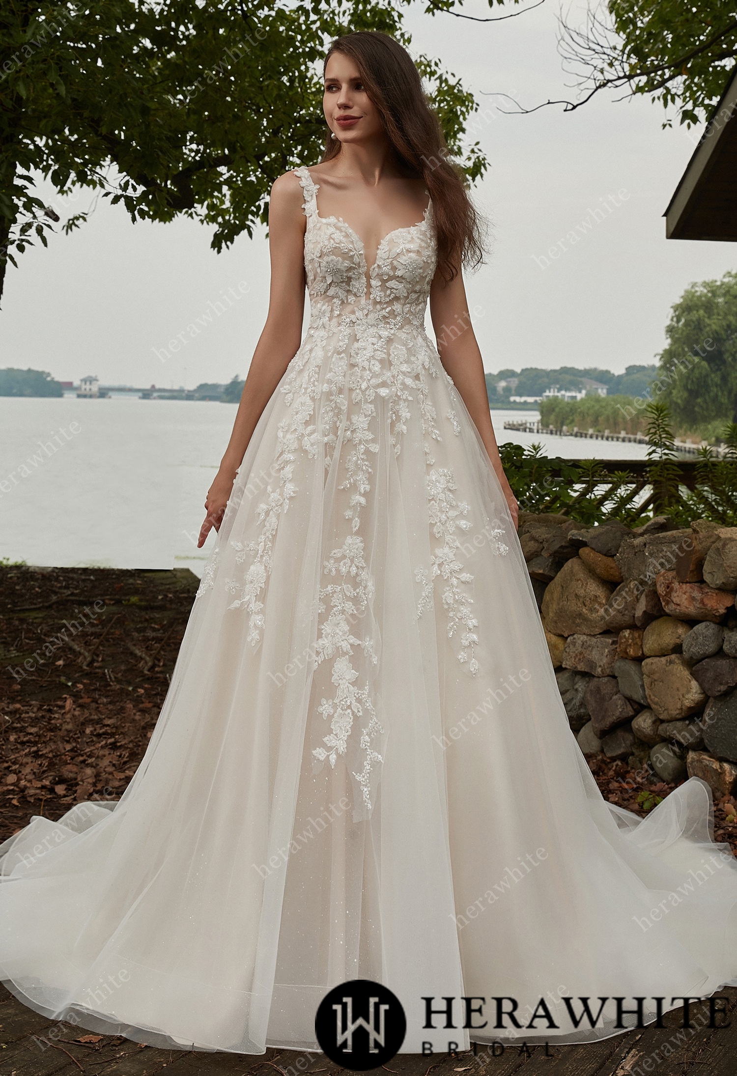 In Stock/ Appliques Tulle V-Neck Straps And Grace Wedding Dress