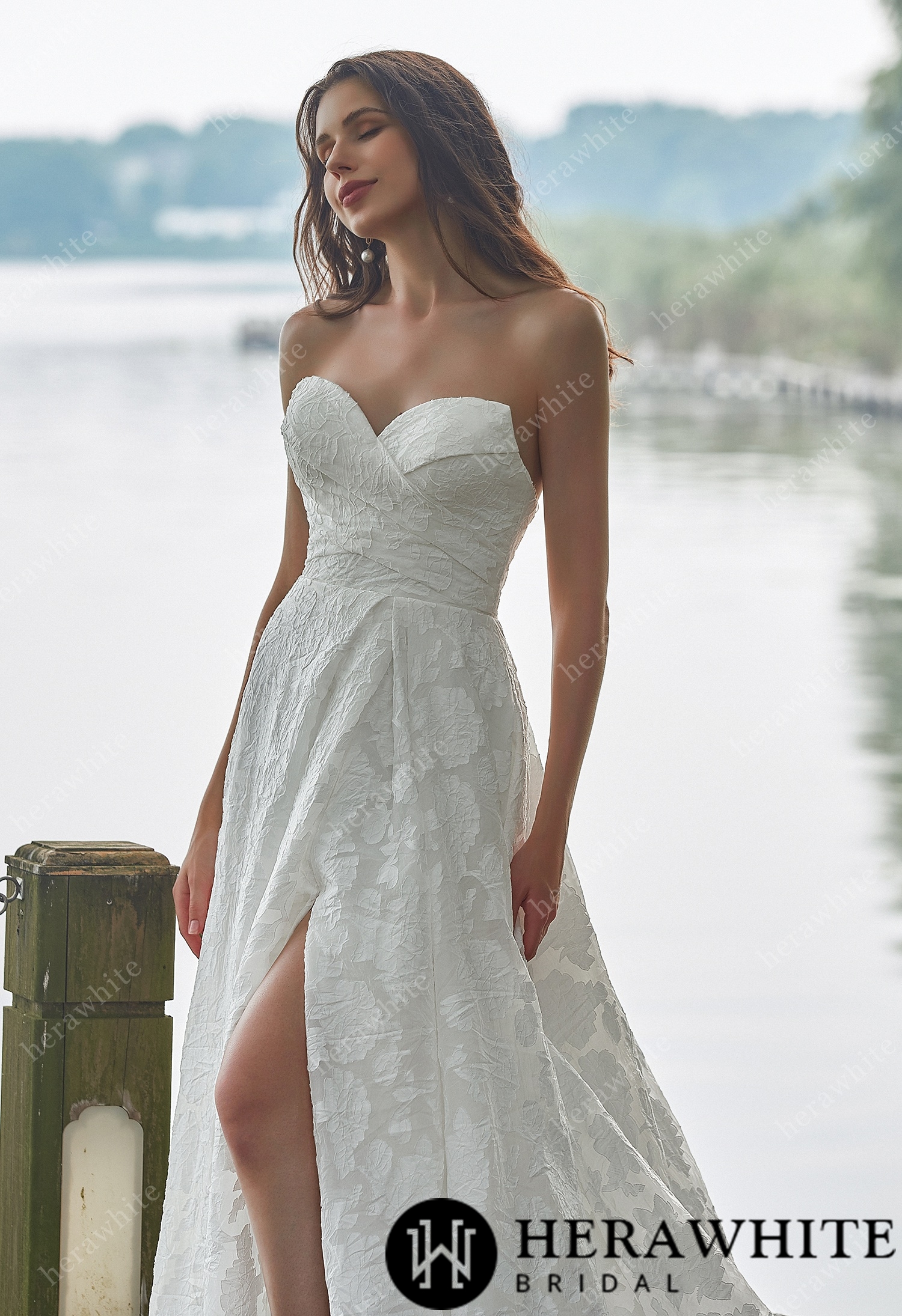 In Stock/ Jacquard Puff Sleeves Grace Slit And Sweetheart Wedding Dress